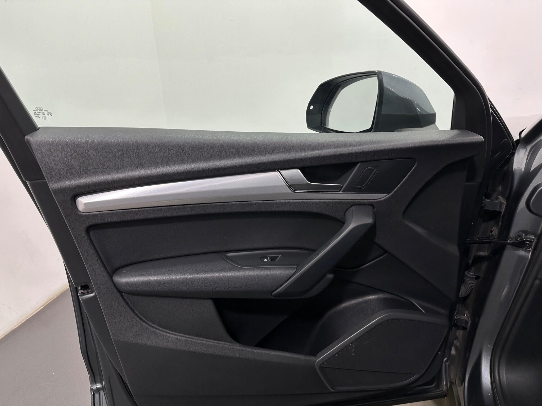 Audi Q5 view 39