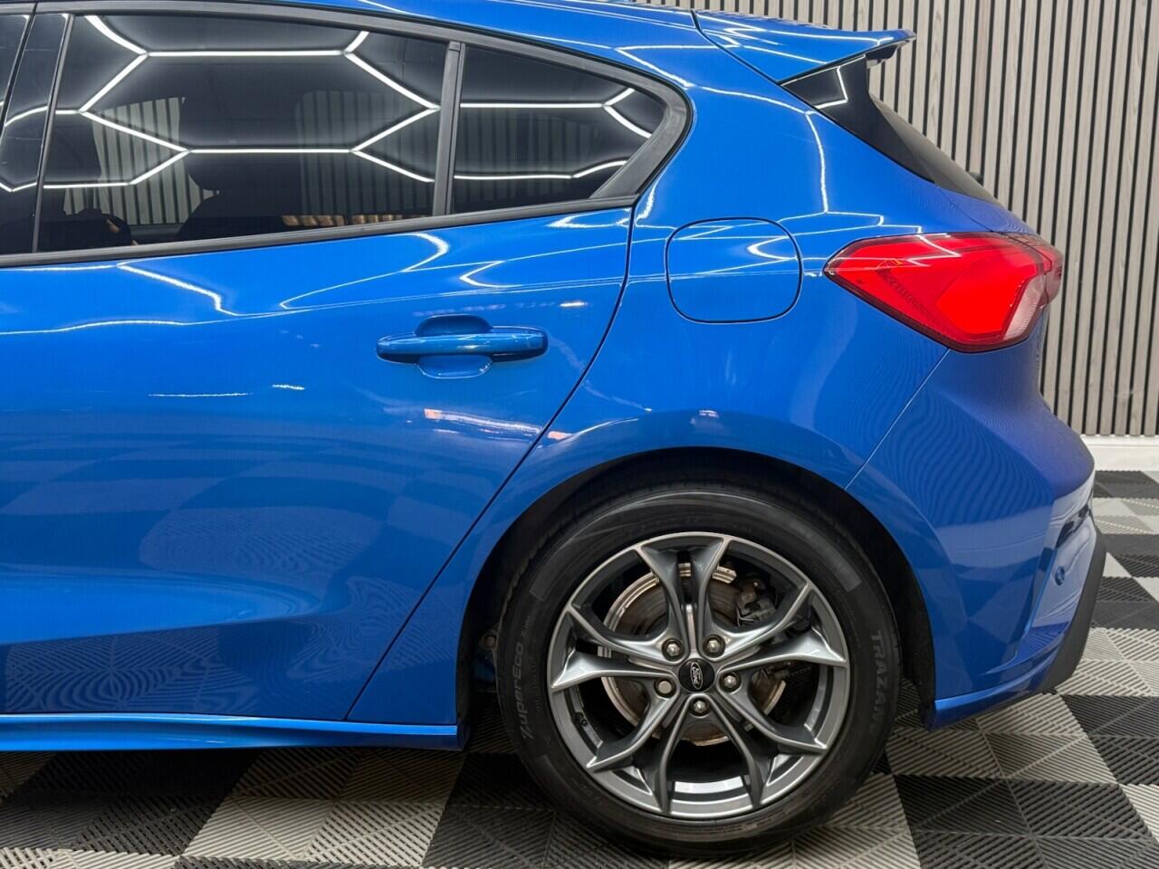 Ford Focus view 35