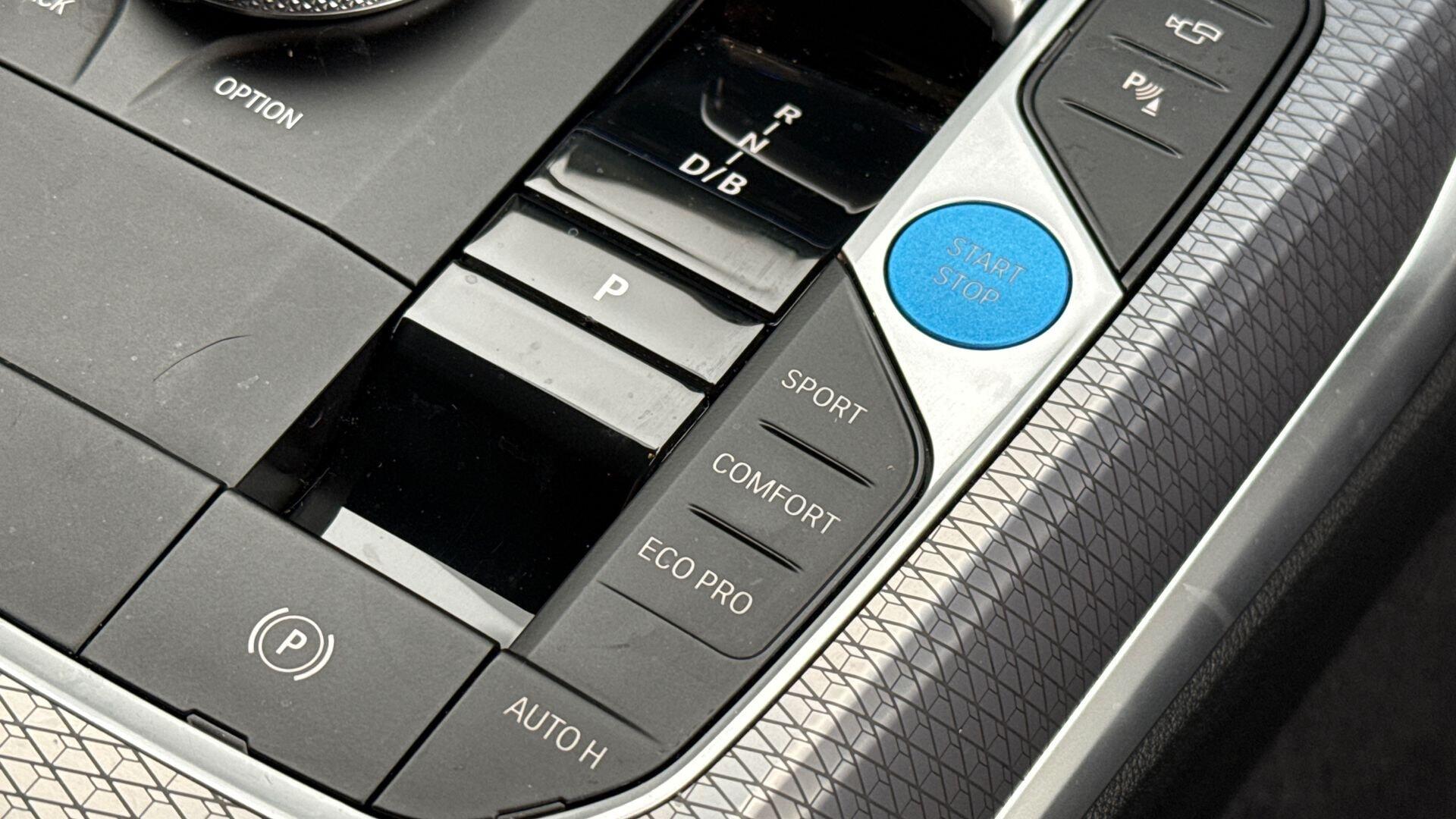 BMW i4 view 20