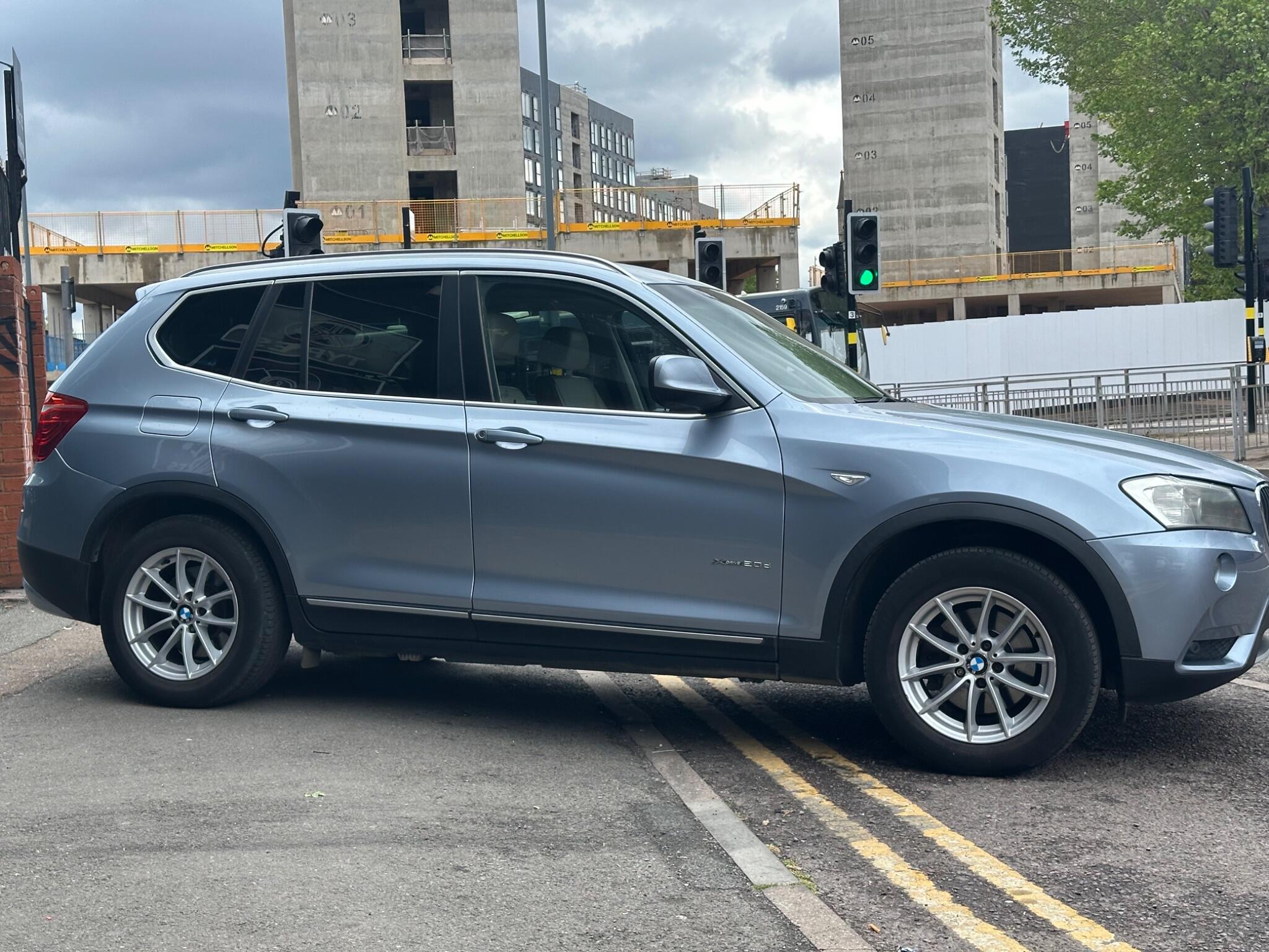 BMW X3 view 5
