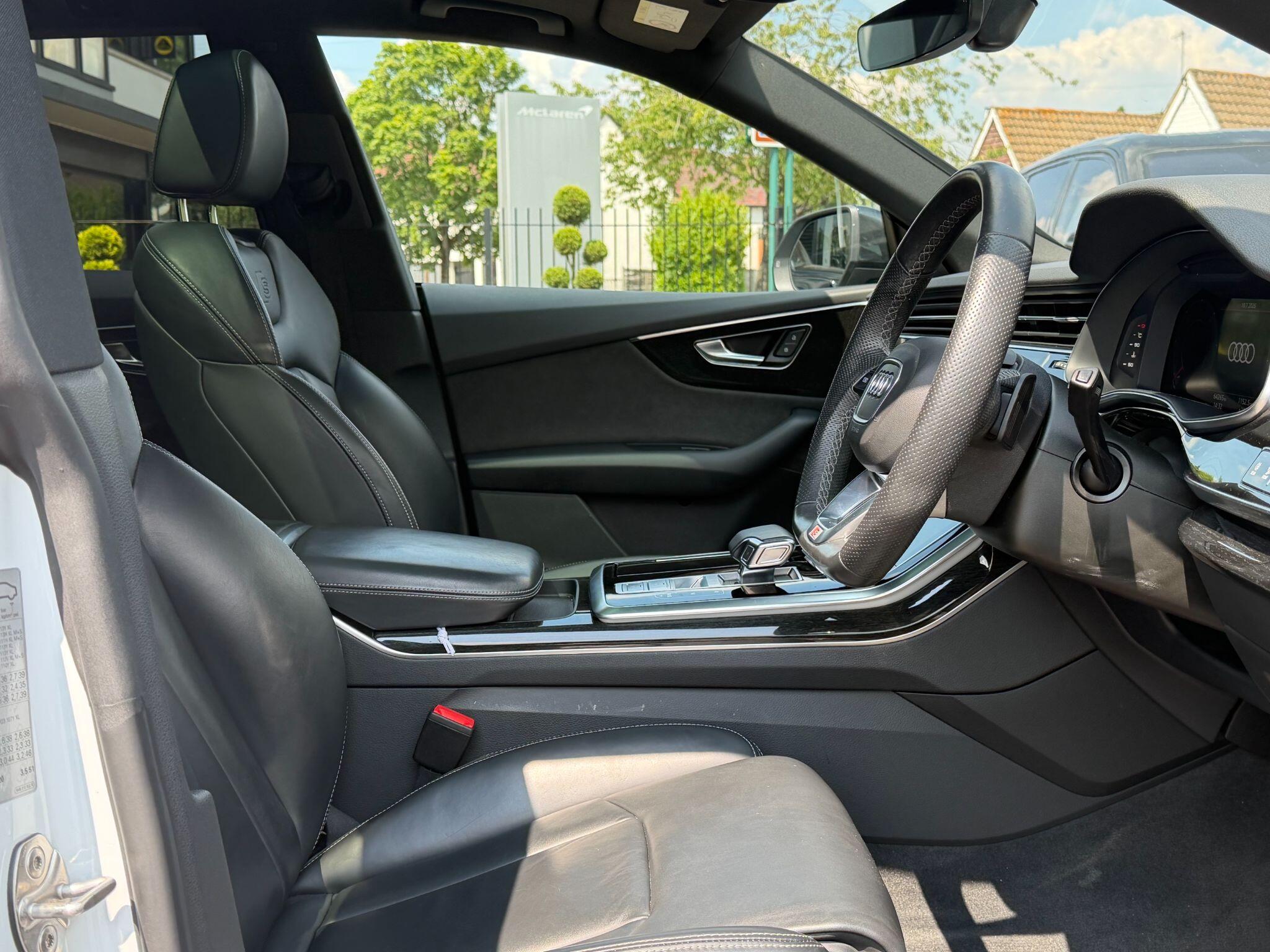Audi Audi Q8 view 12