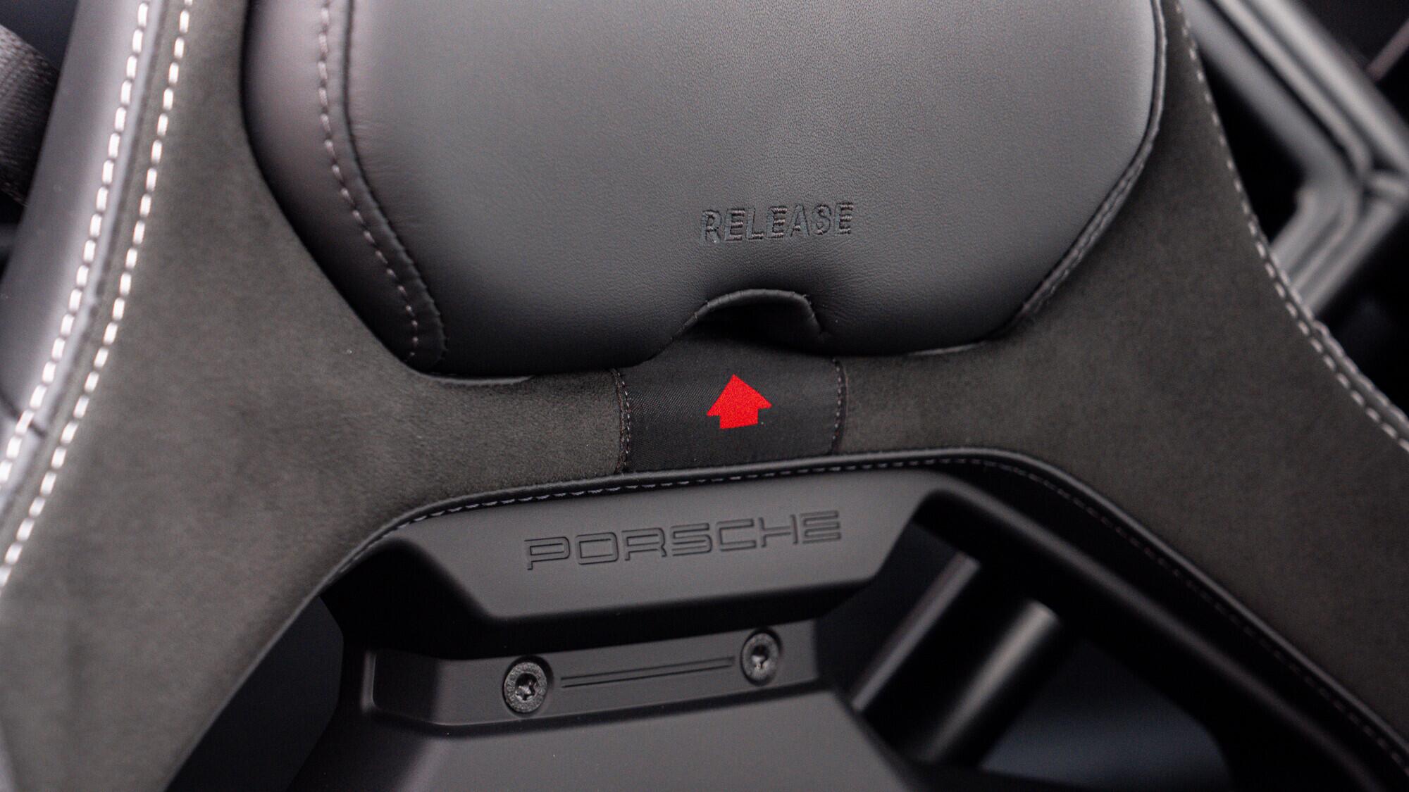 Porsche 911 view 25