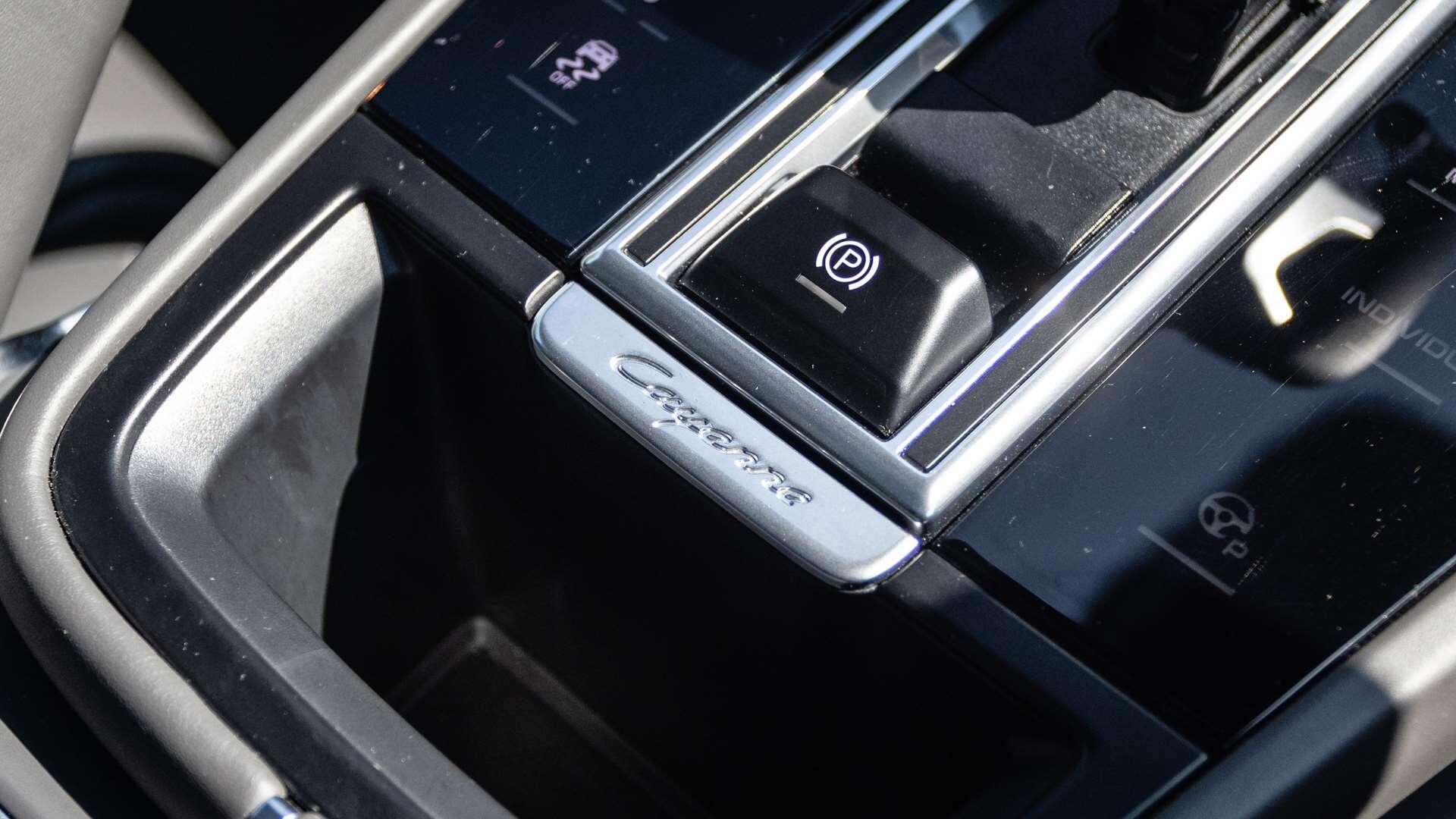 Porsche Cayenne view 29