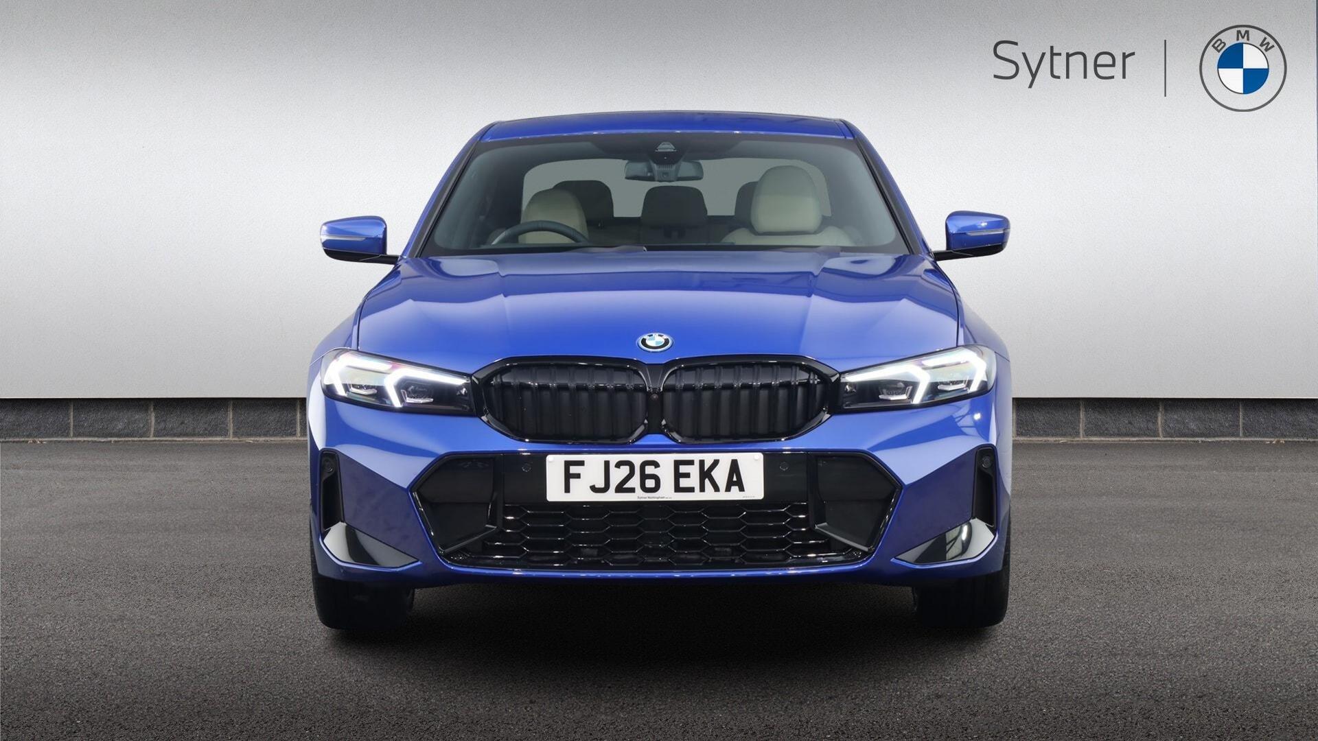 BMW 3 Series view 16