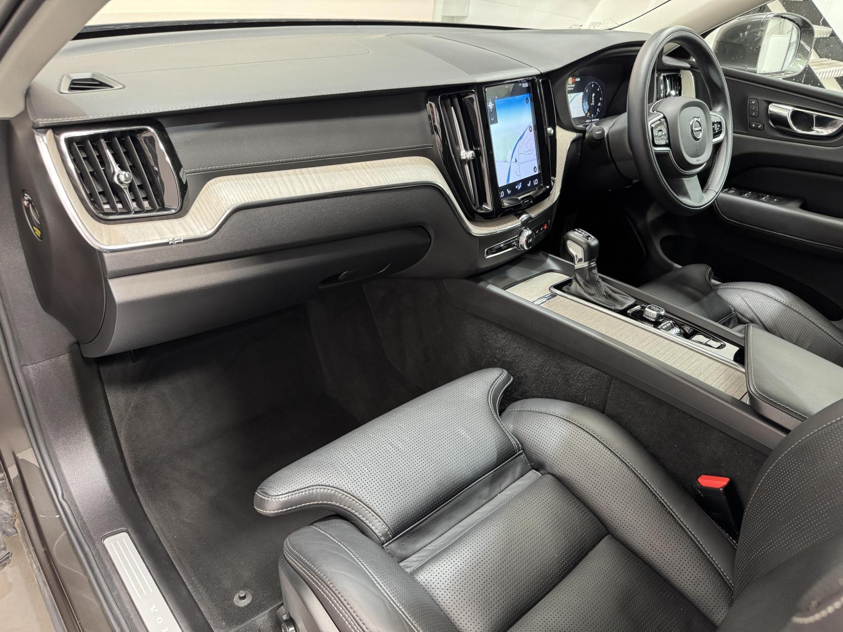 Volvo XC60 view 42