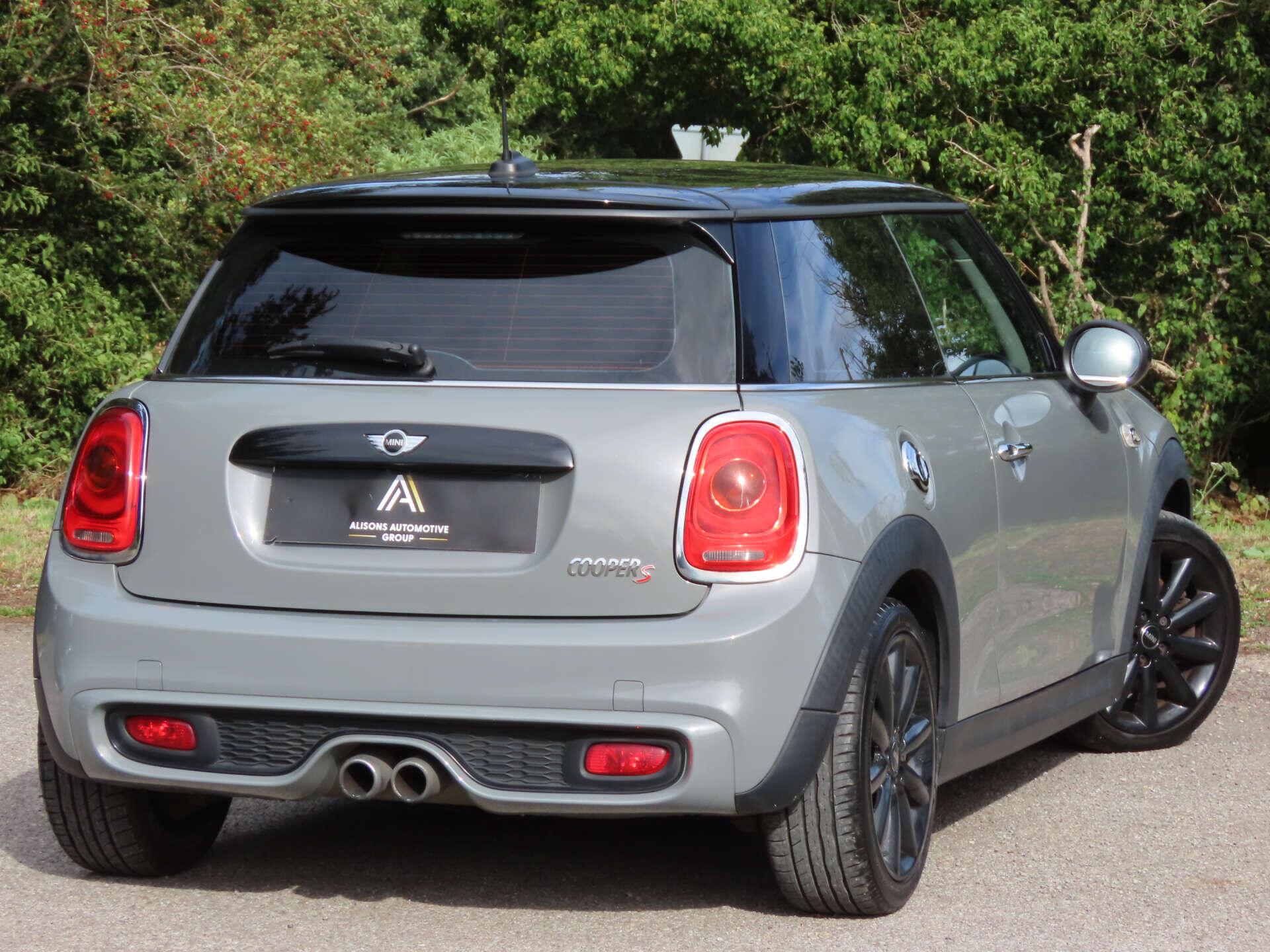 Mini Hatch view 4