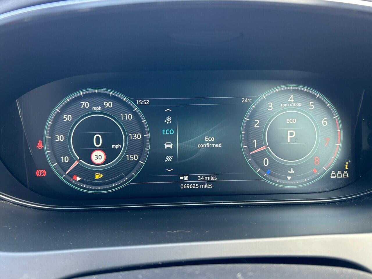 Jaguar E-Pace view 42