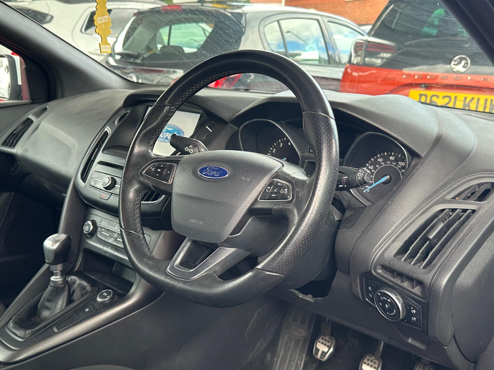 Ford Focus view 40