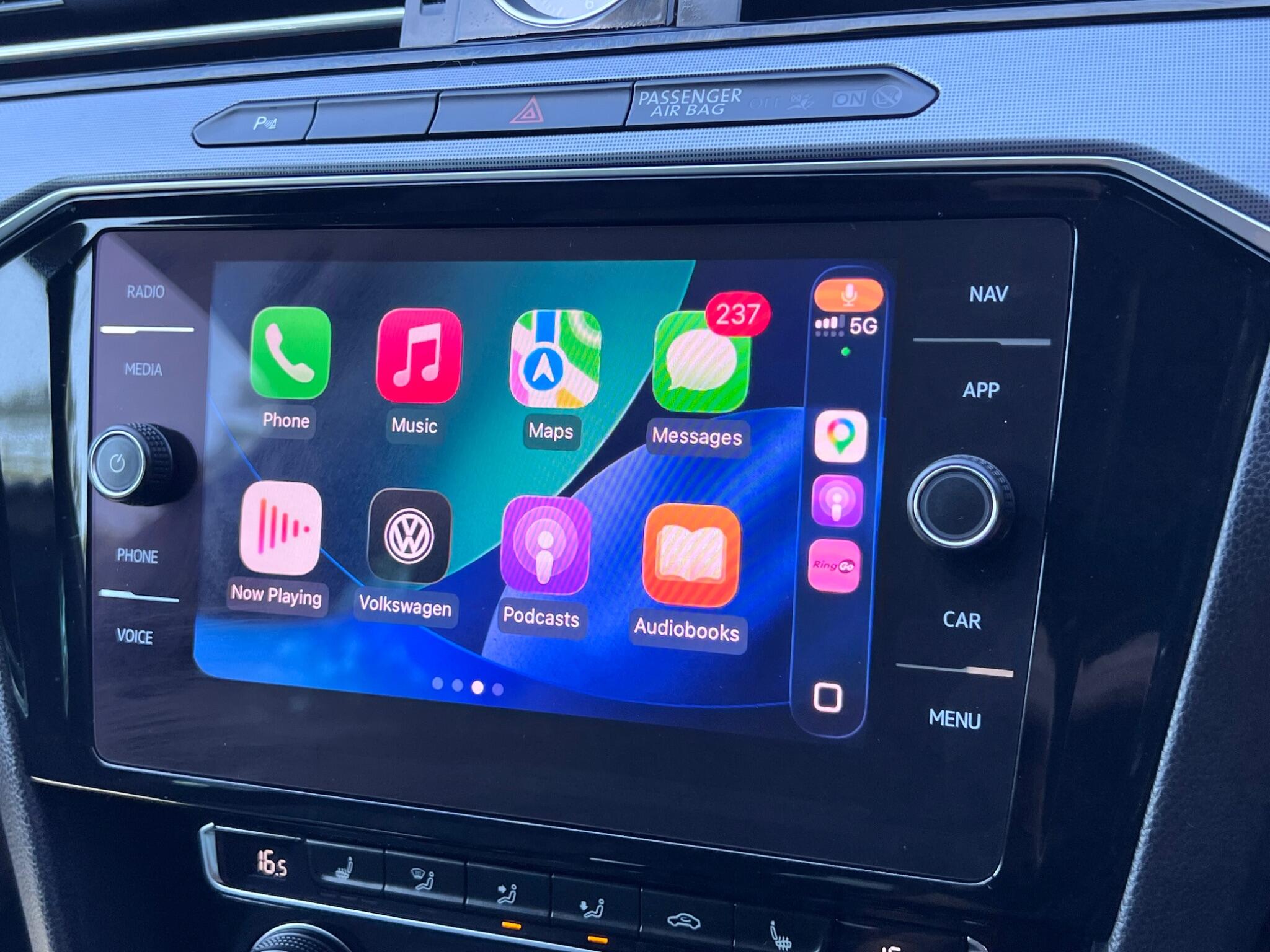 Volkswagen Passat view 23