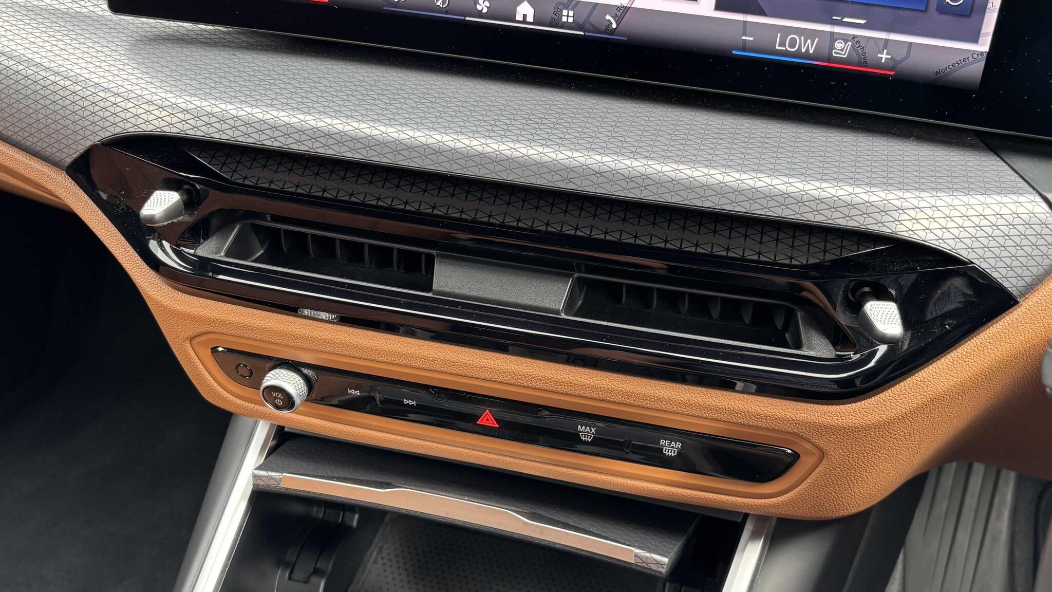 BMW 3 Series view 13