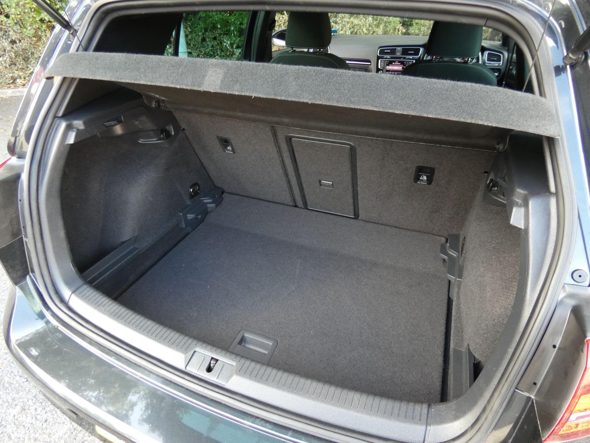 Volkswagen Golf view 32