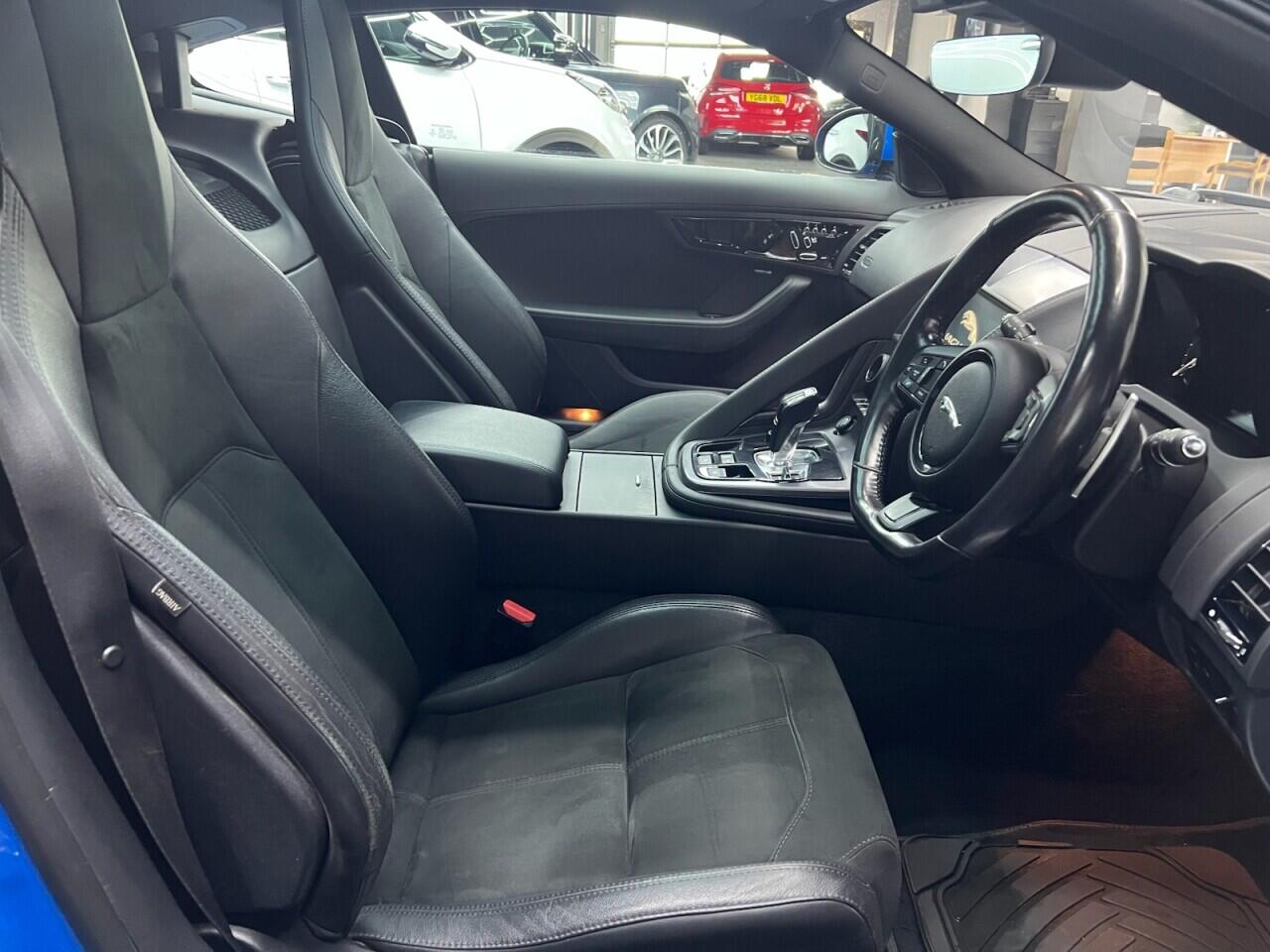 Jaguar F-Type view 35