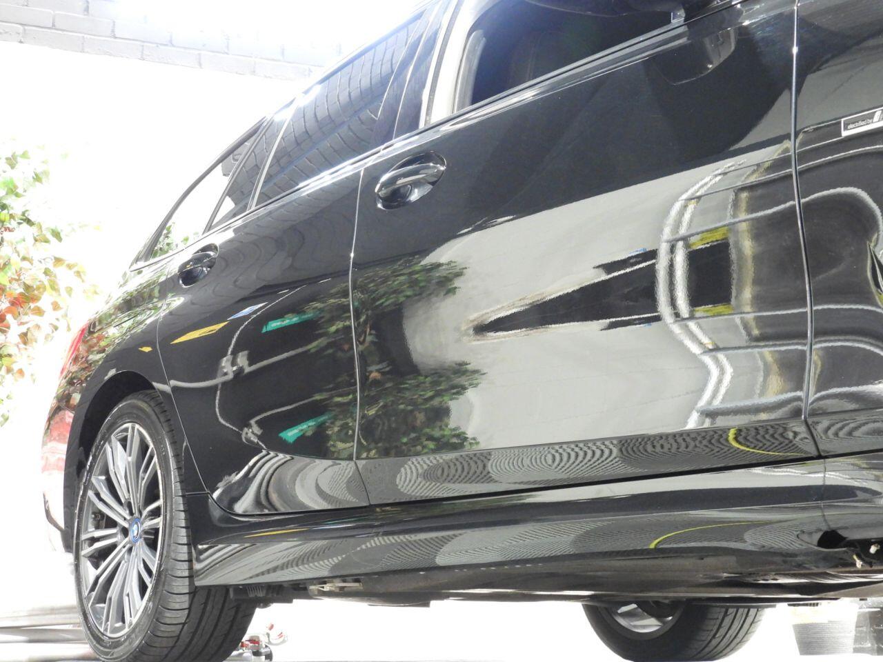 BMW 3 Series view 12