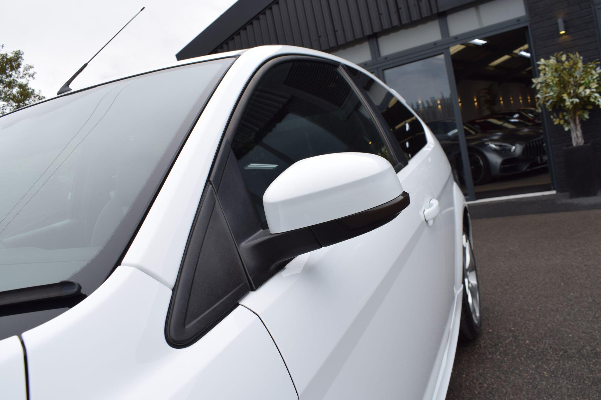 Ford Focus view 31