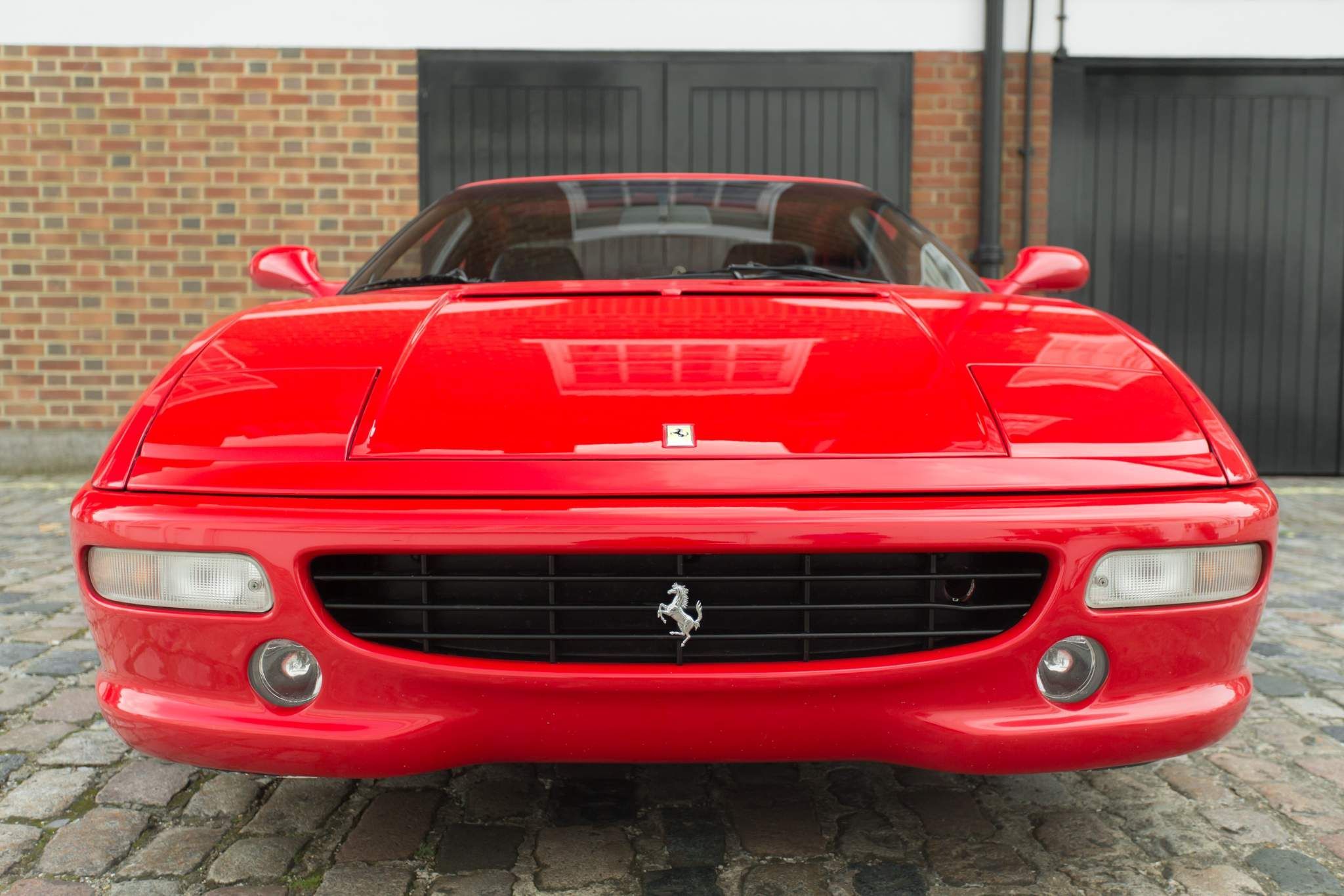Ferrari F355 view 12