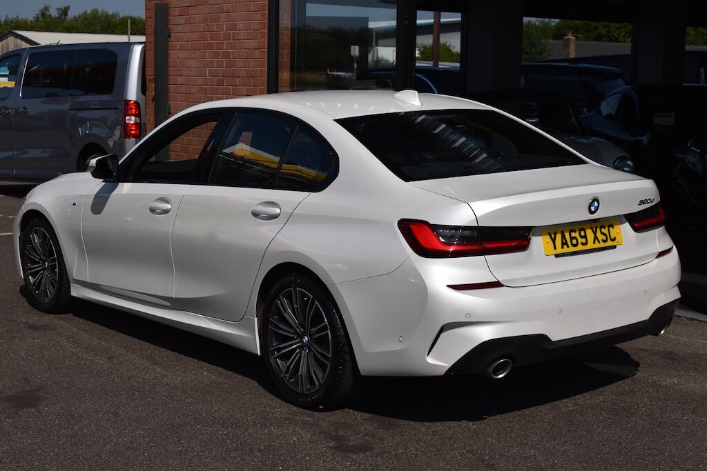 BMW 3 Series view 20