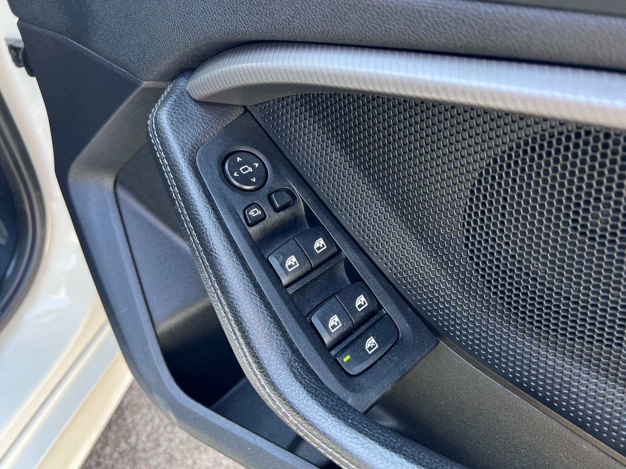 BMW 1 Series view 29