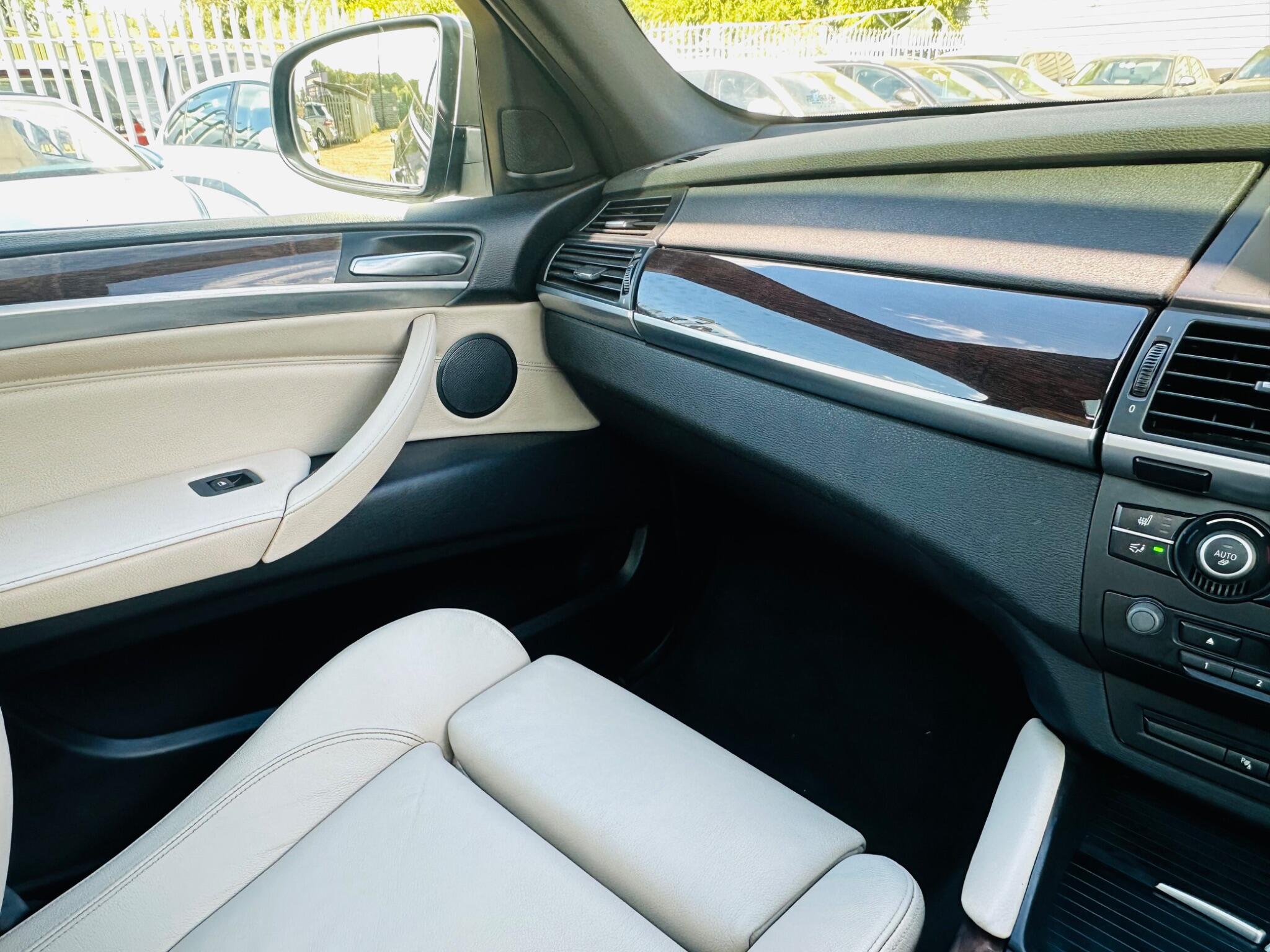 BMW X6 view 56