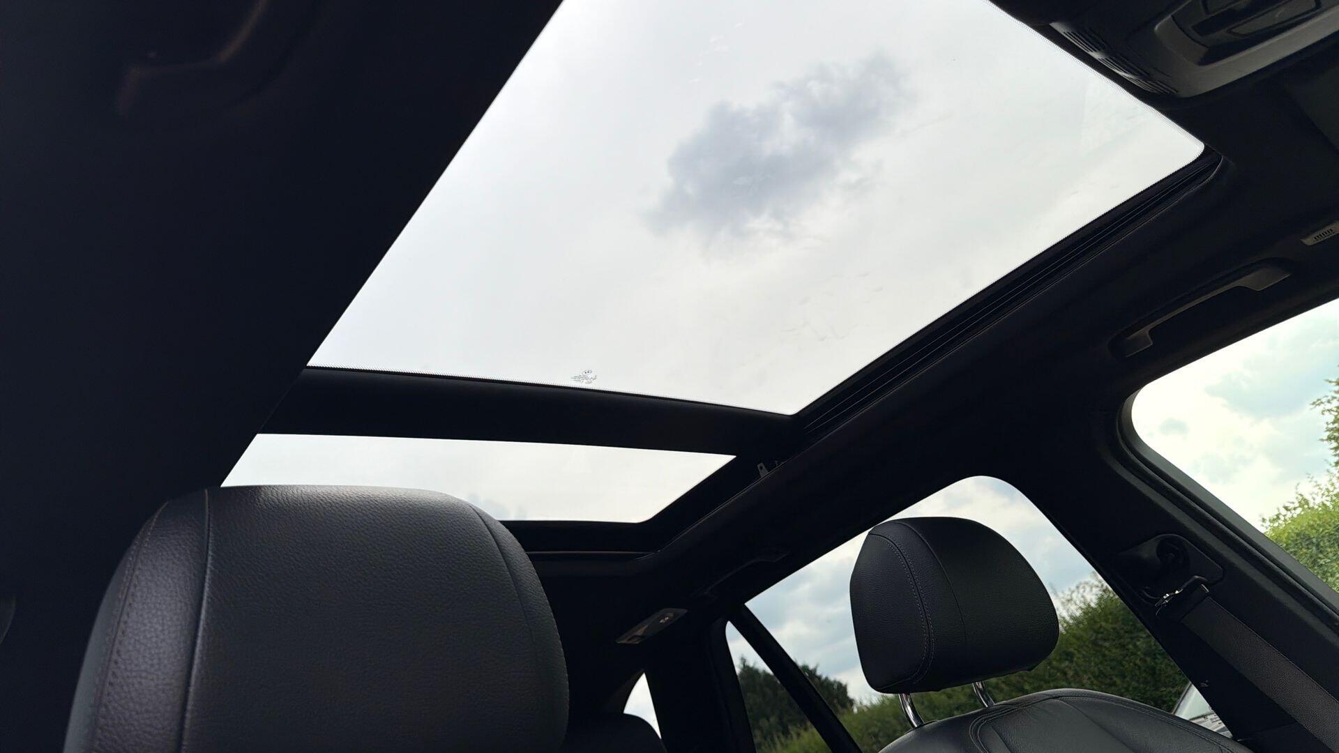 BMW X5 view 22