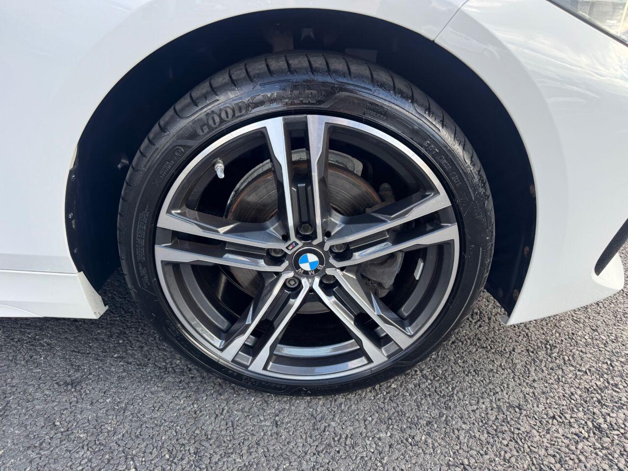 BMW 1 Series view 9