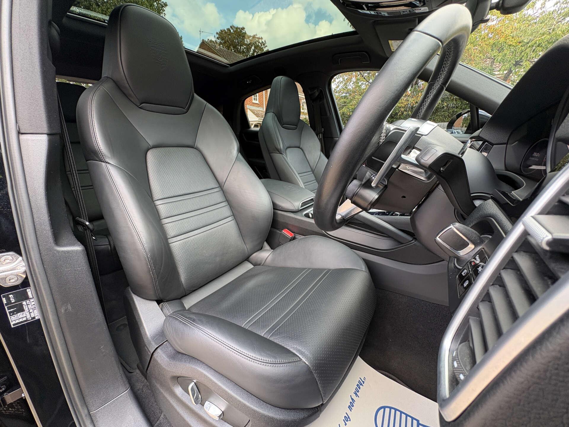 Porsche Cayenne view 25