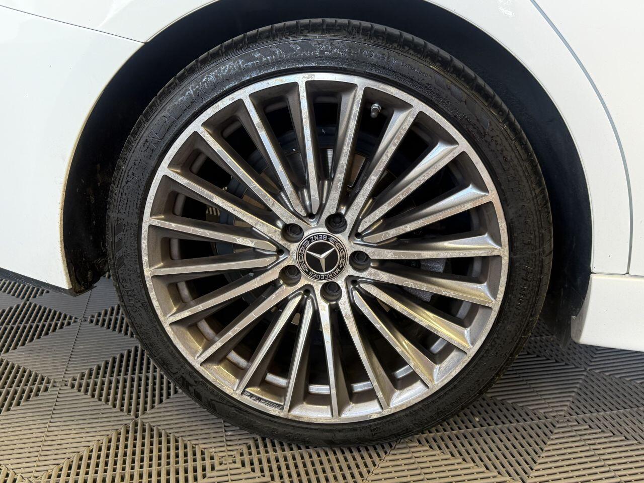Mercedes-Benz C Class view 20