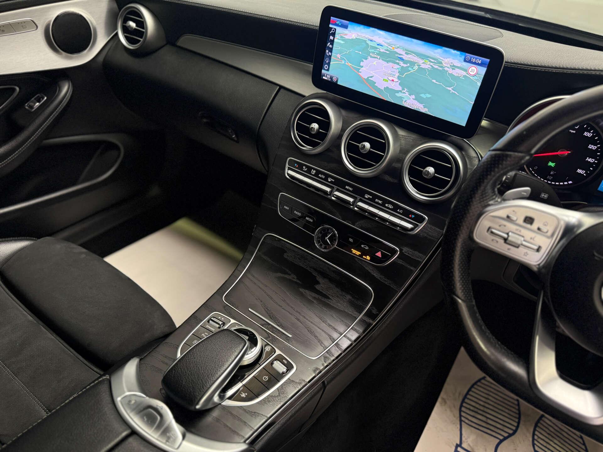 Mercedes-Benz C-Class view 33