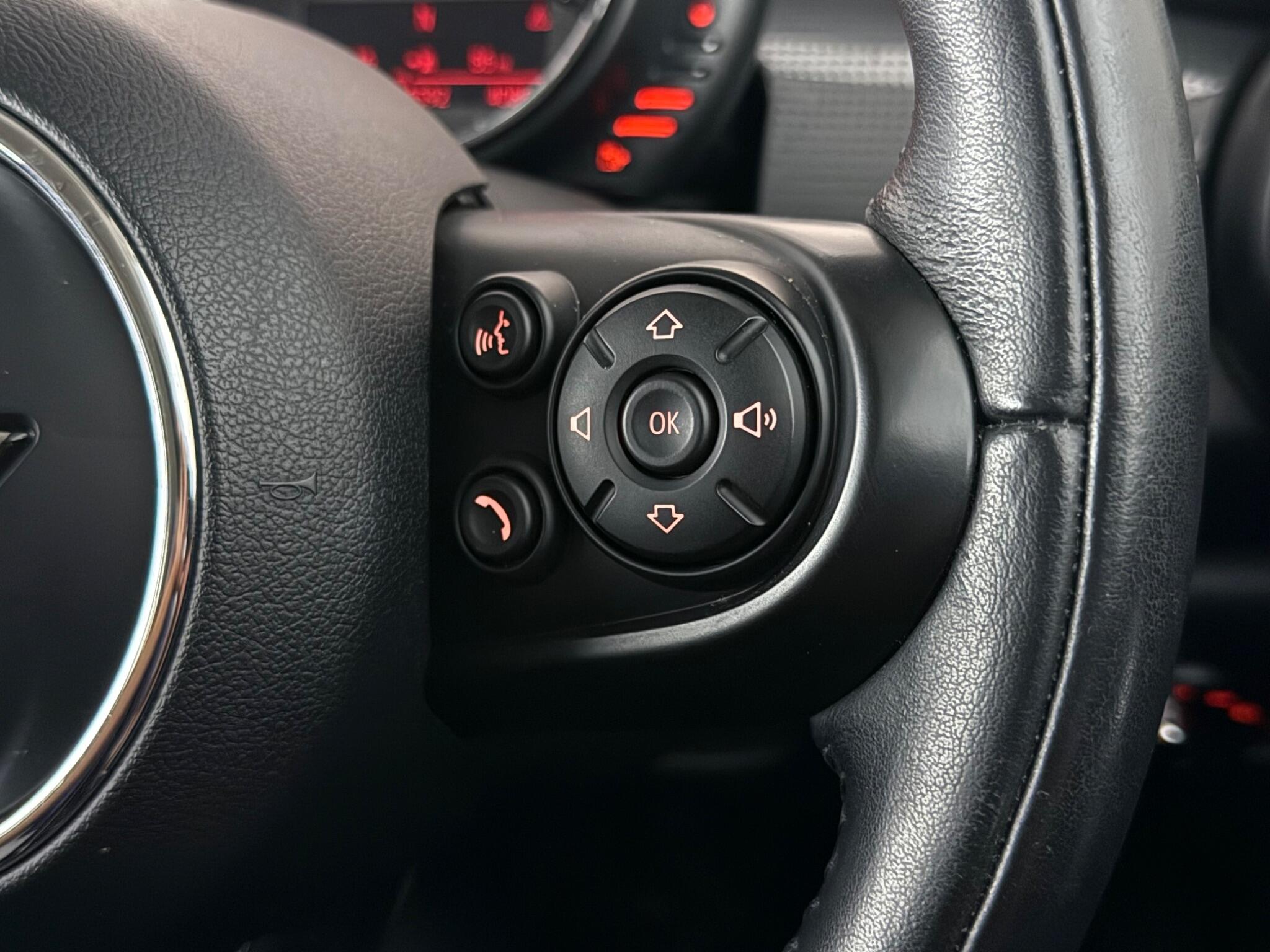 Mini Hatch view 15