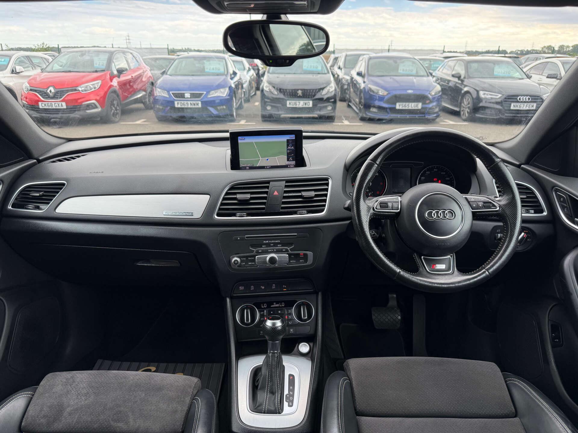 Audi Q3 view 67