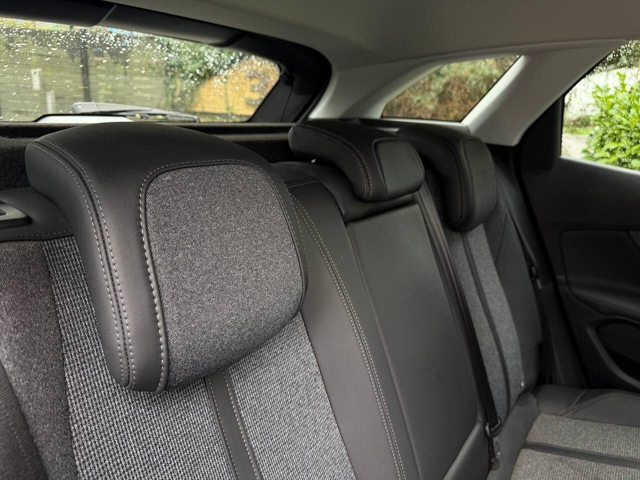 Peugeot 3008 view 18