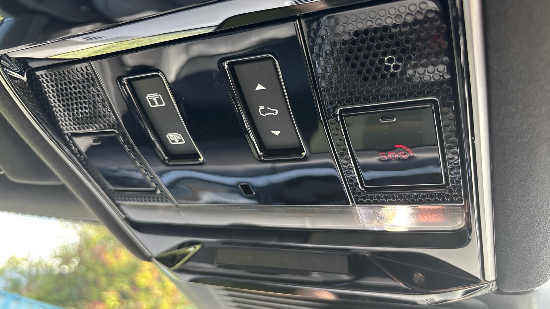 Land Rover Range Rover Sport view 37