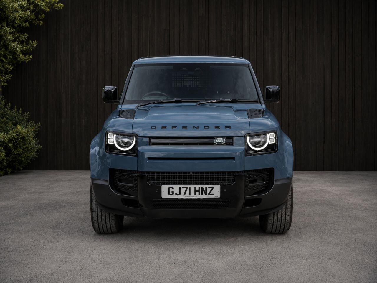 Land Rover Defender view 7