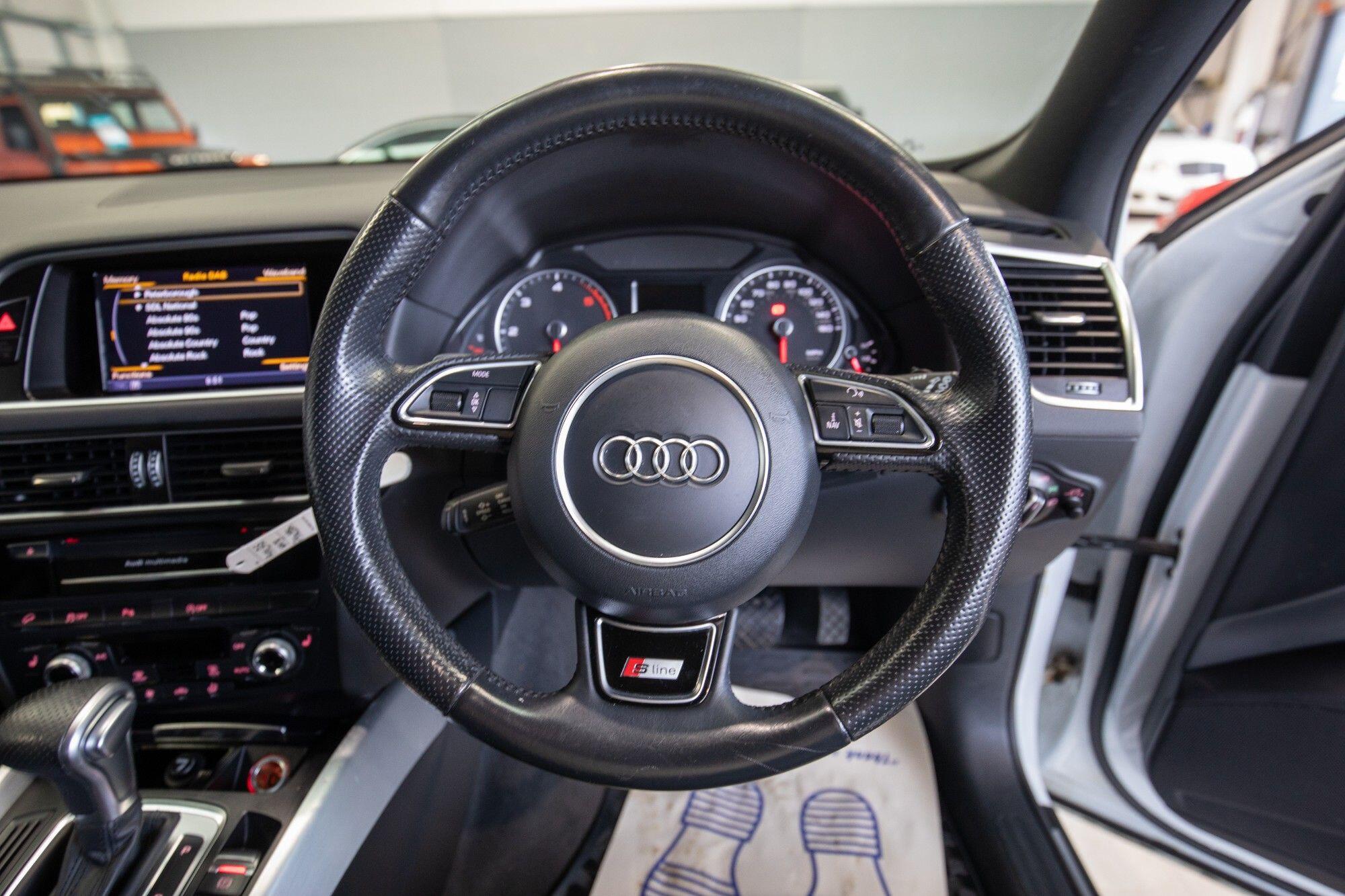 Audi Q5 view 17