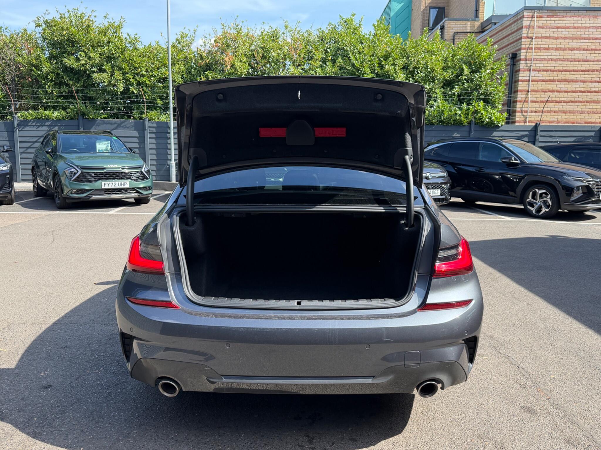 BMW 3 Series view 12