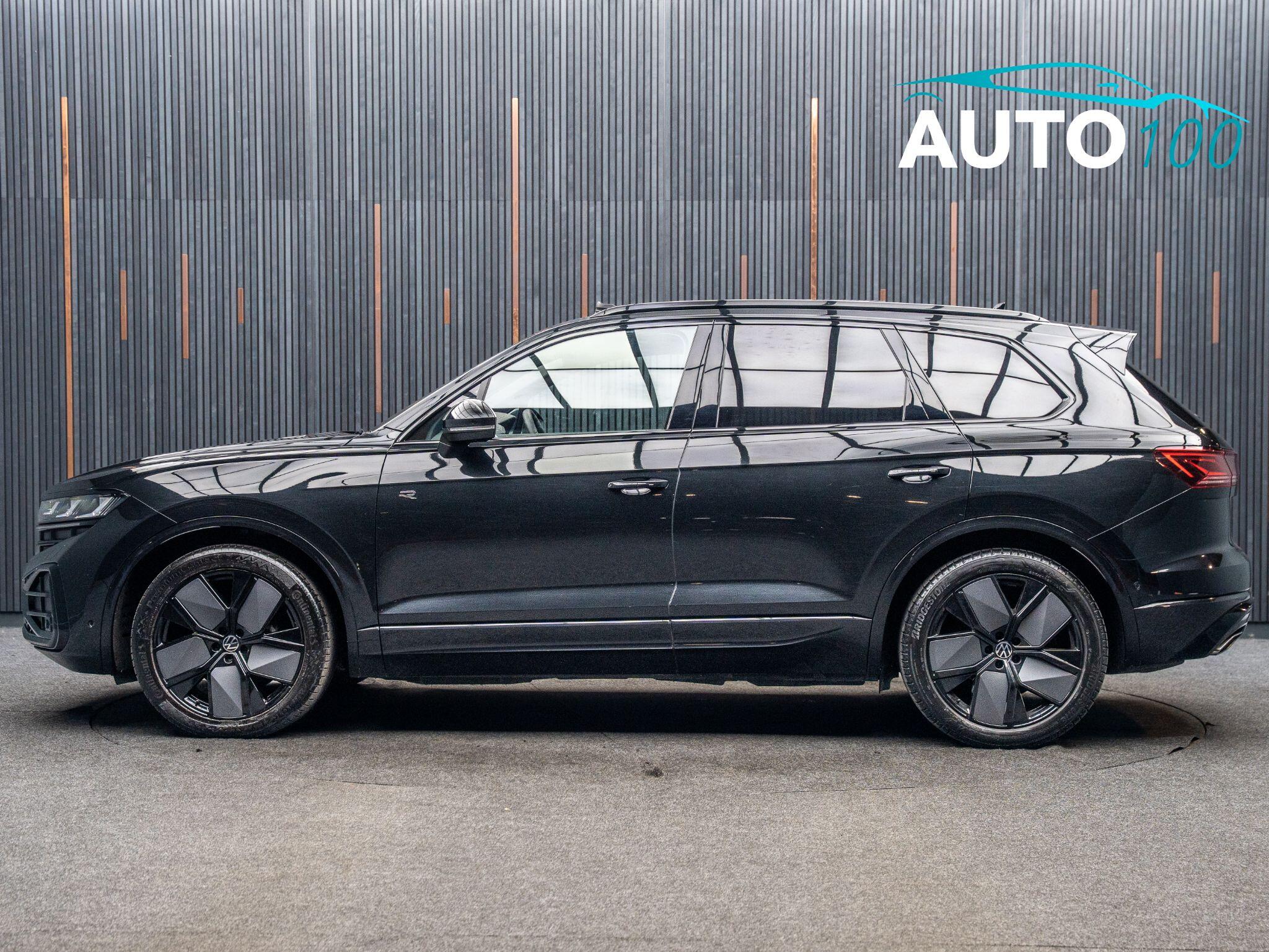 Volkswagen Touareg view 13