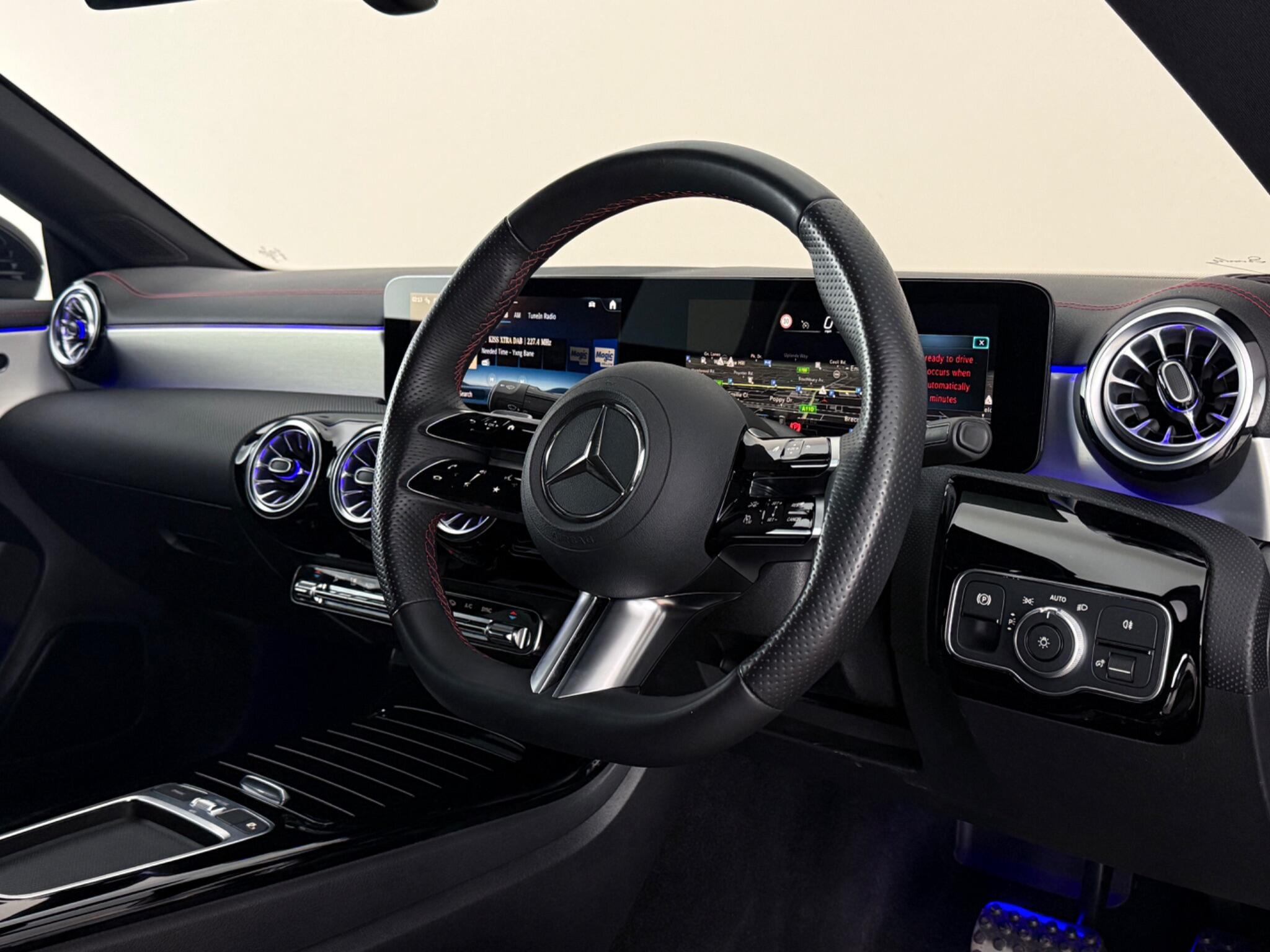 Mercedes-Benz Cla view 3