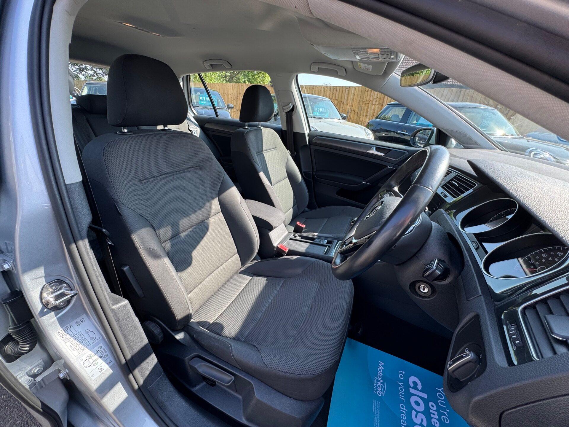 Volkswagen Golf view 53