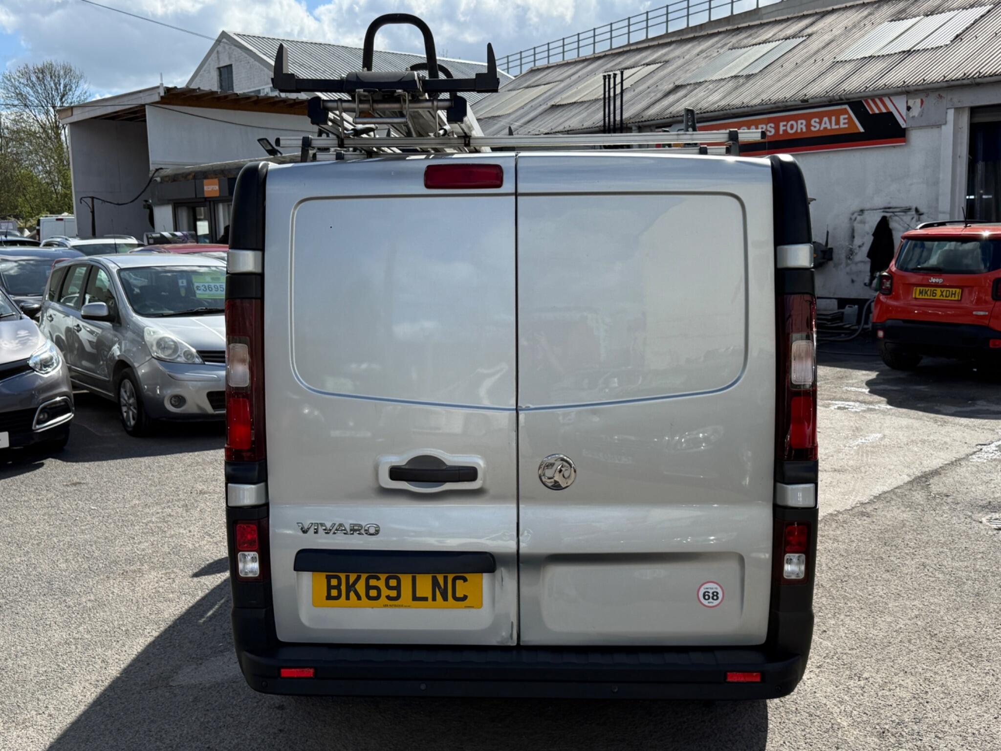 Vauxhall Vivaro - Image 17