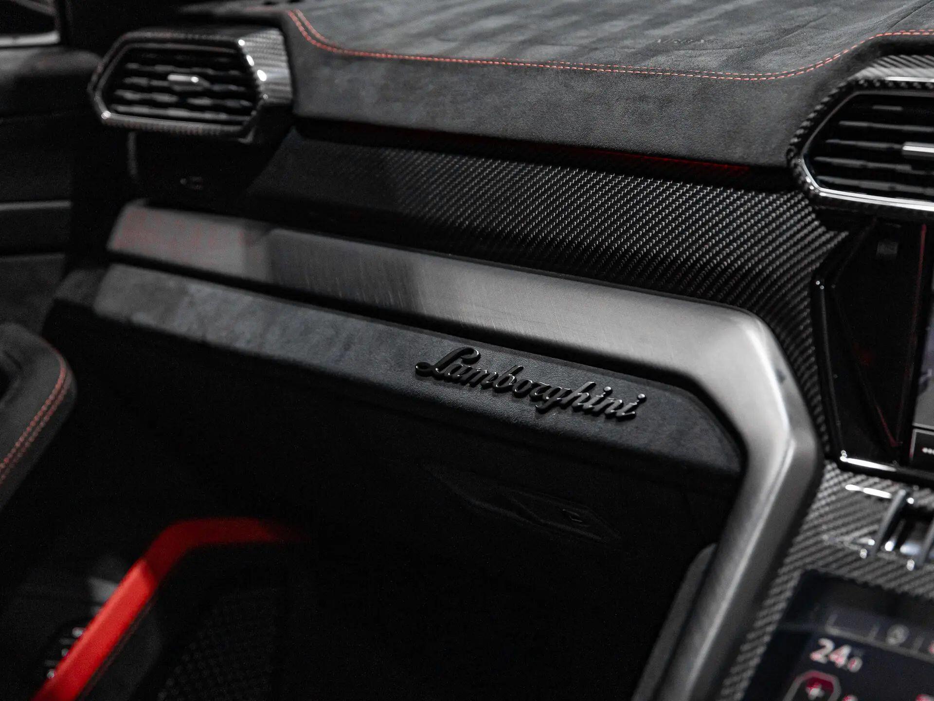 Lamborghini Urus view 26