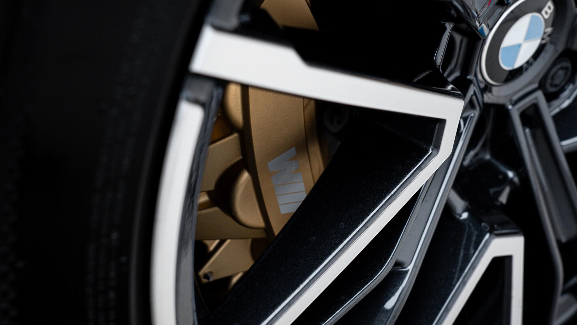BMW M5 view 16