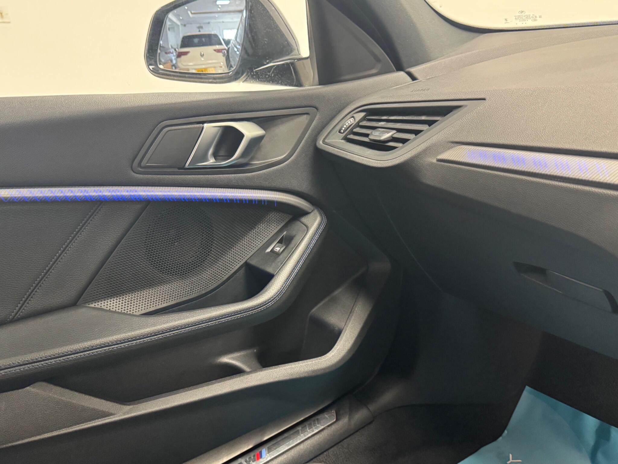 BMW 1 Series view 10