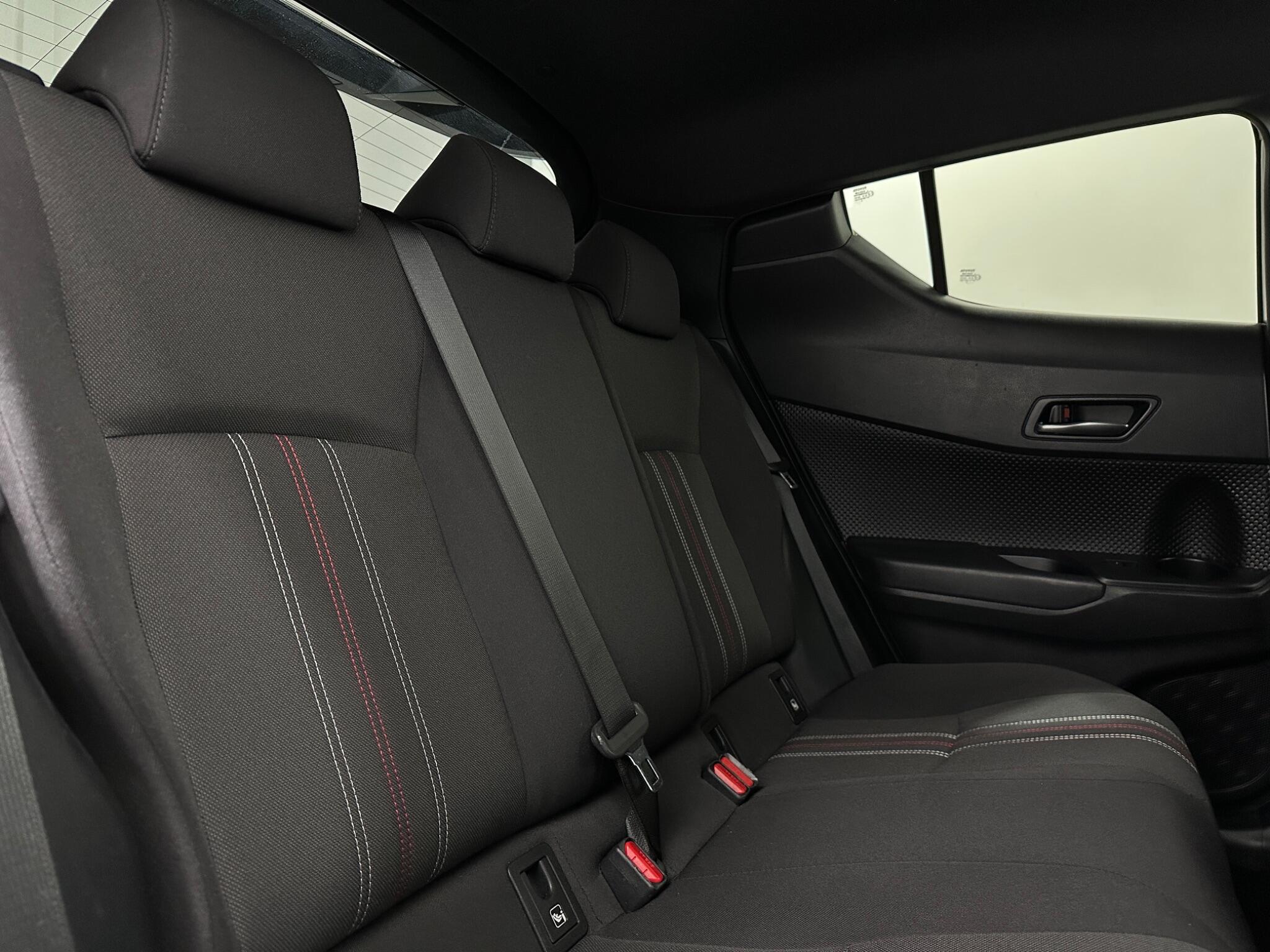 Toyota C-HR view 41
