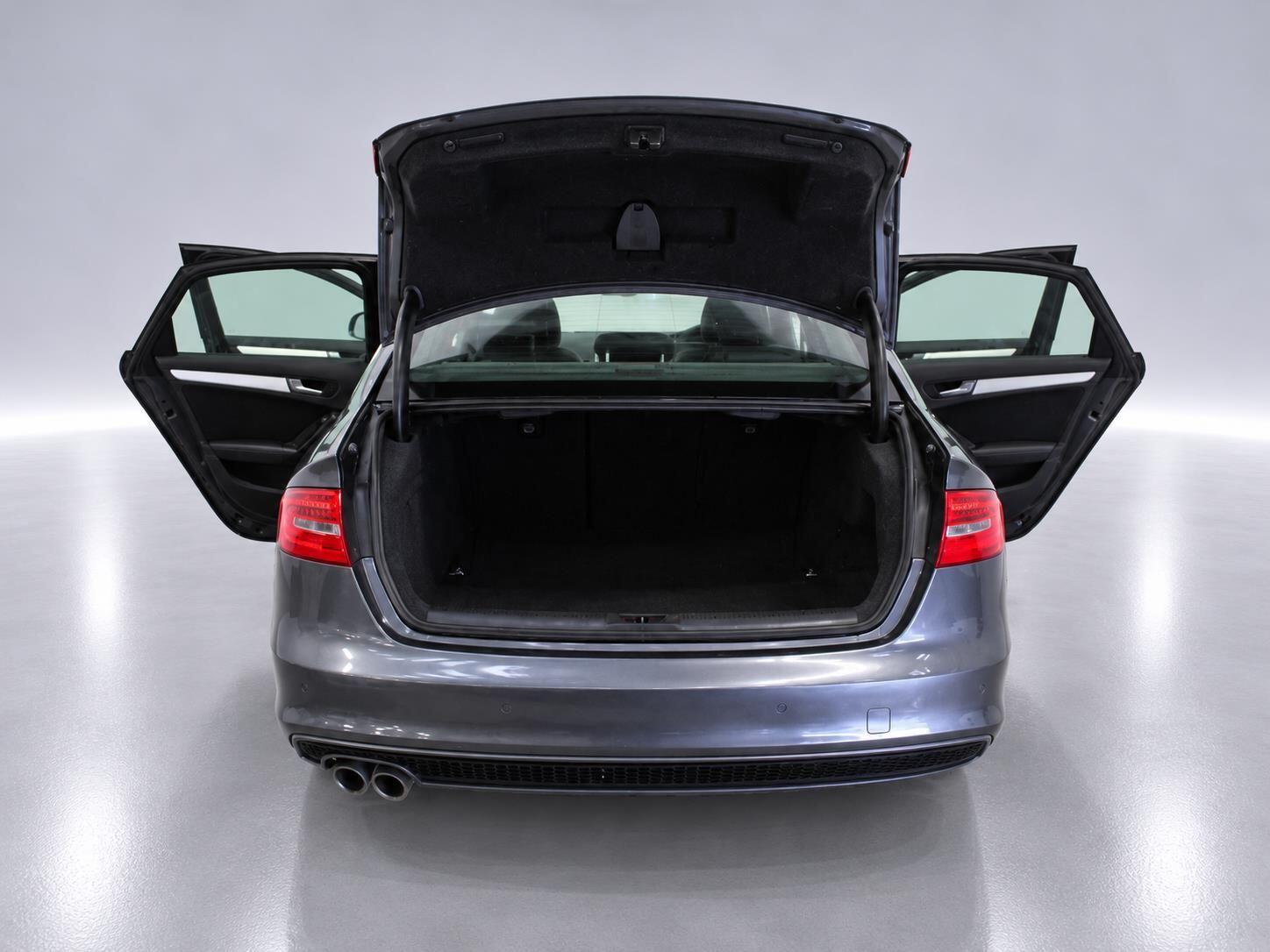 Audi A4 view 21