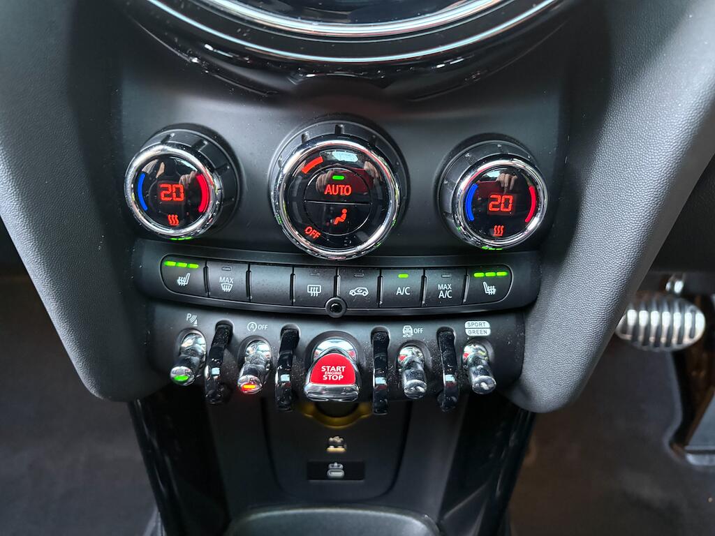 Mini Hatch view 23