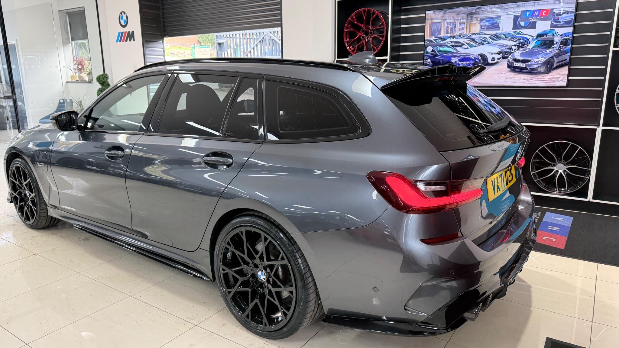 BMW 3 Series view 40