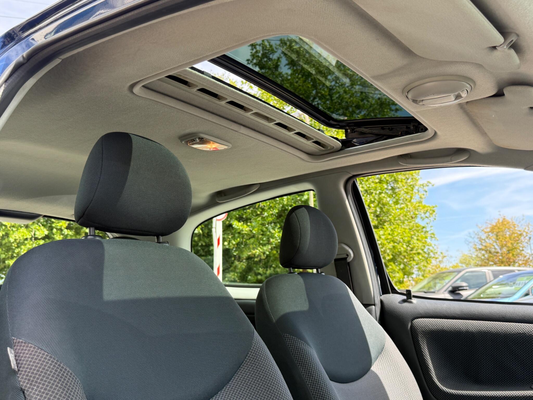 Toyota Yaris - Image 26