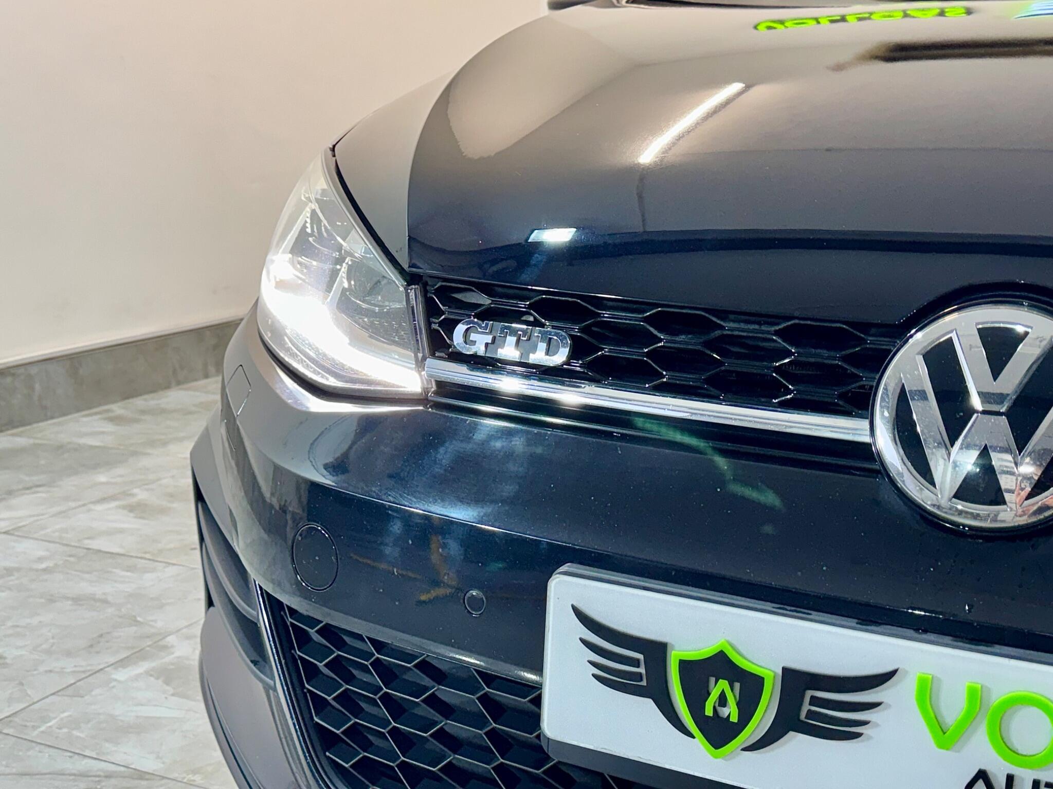 Volkswagen Golf view 76