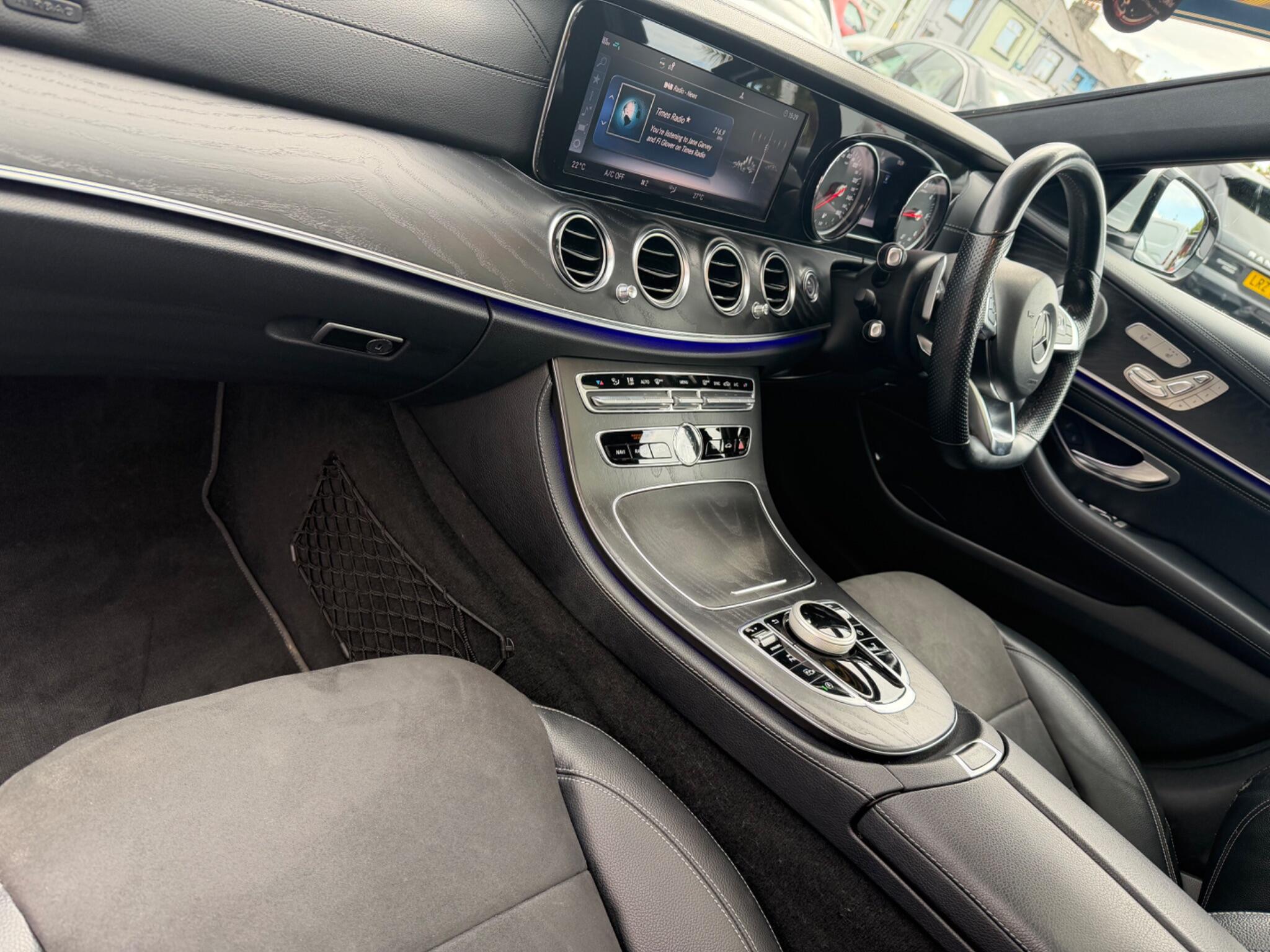Mercedes-Benz E Class view 10