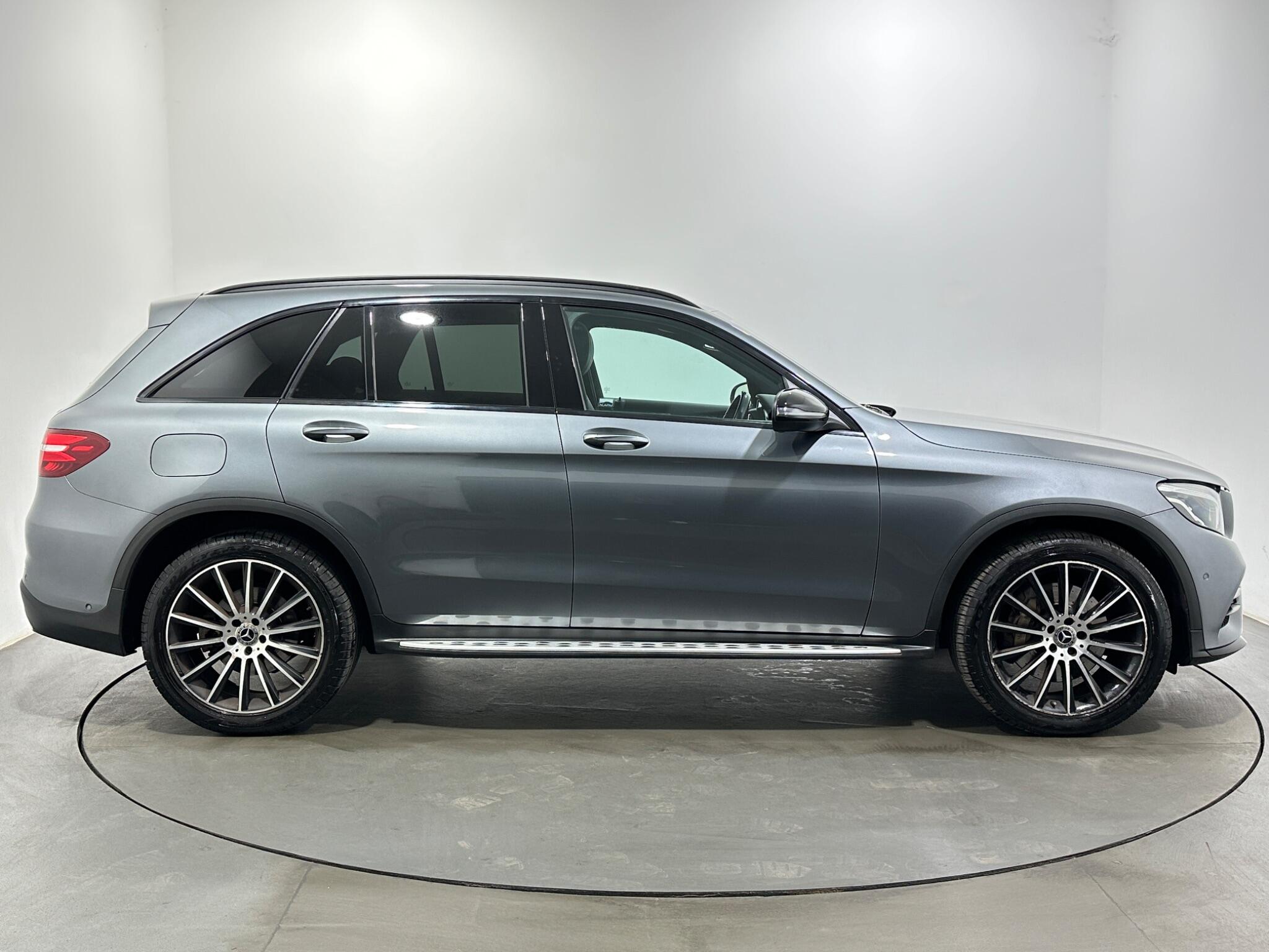 Mercedes-Benz GLC view 9
