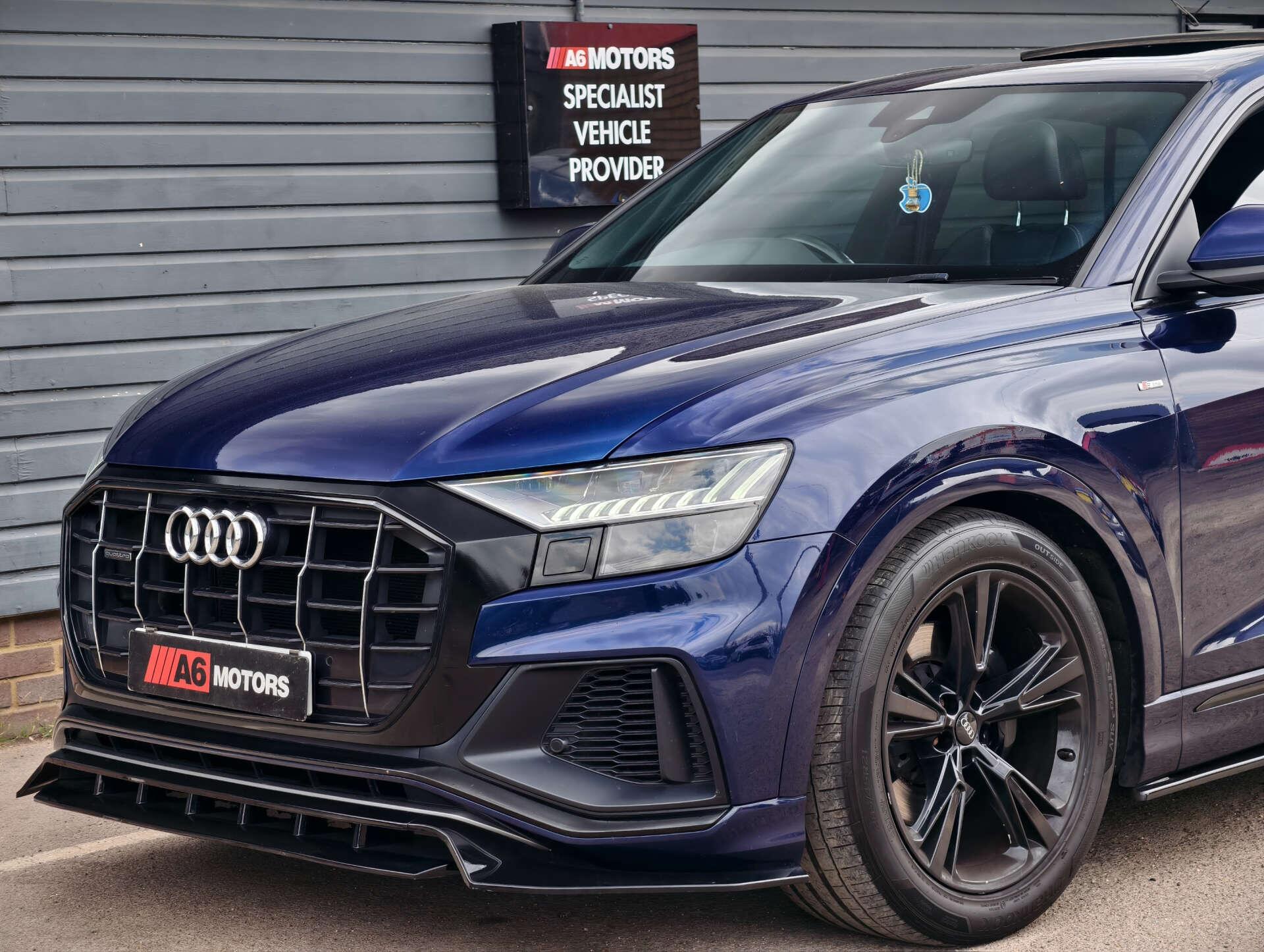 Audi Q8 view 23